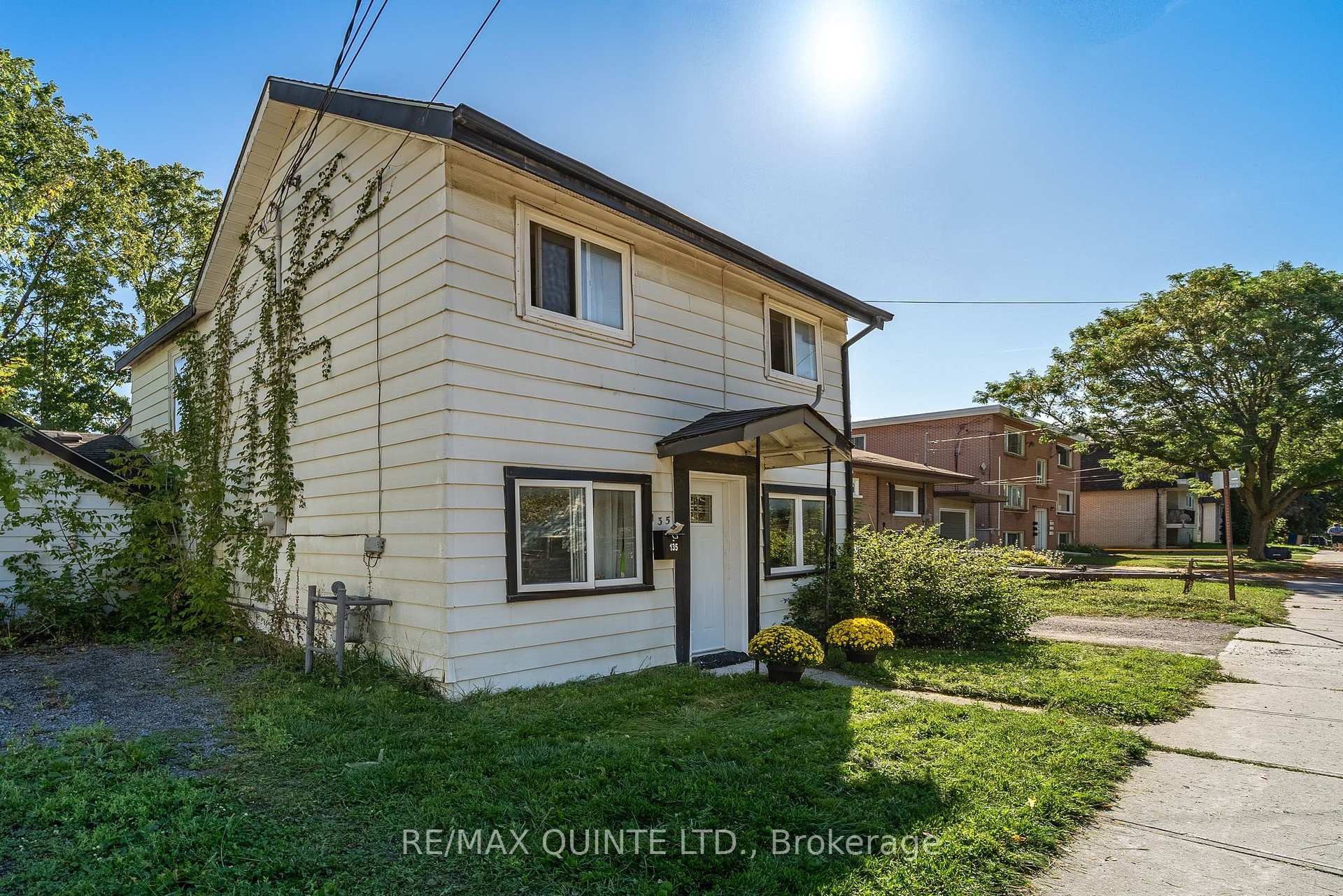 Photo 2 of 135 Lingham Street, Belleville, Belleville Ward — HOMEH