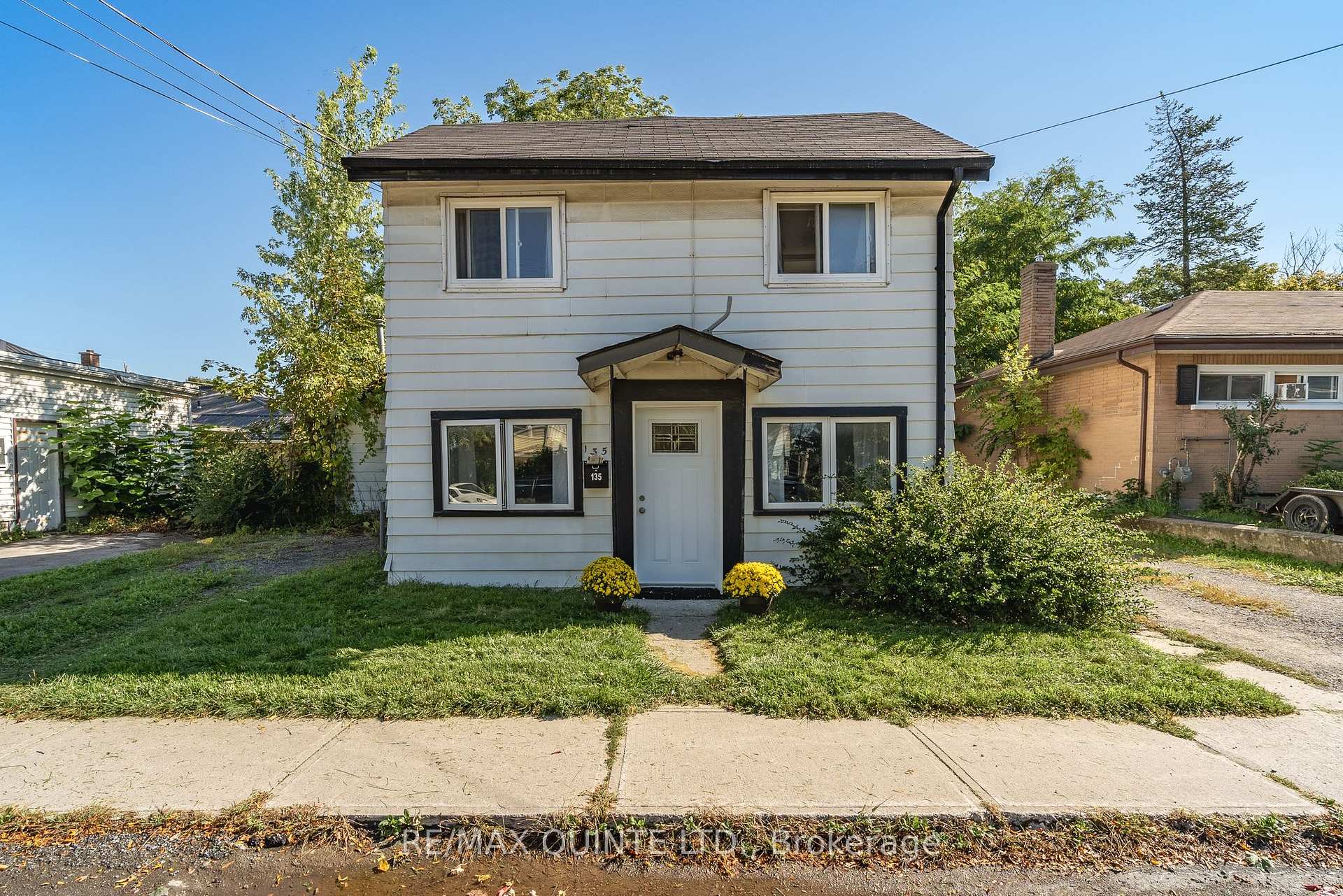 Photo 3 of 135 Lingham Street, Belleville, Belleville Ward — HOMEH
