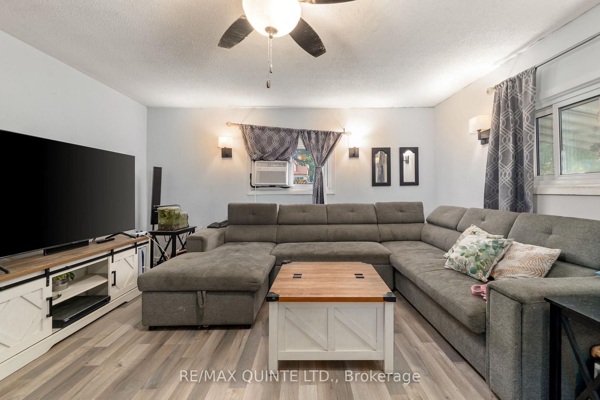Photo 6 of 135 Lingham Street, Belleville, Belleville Ward — HOMEH