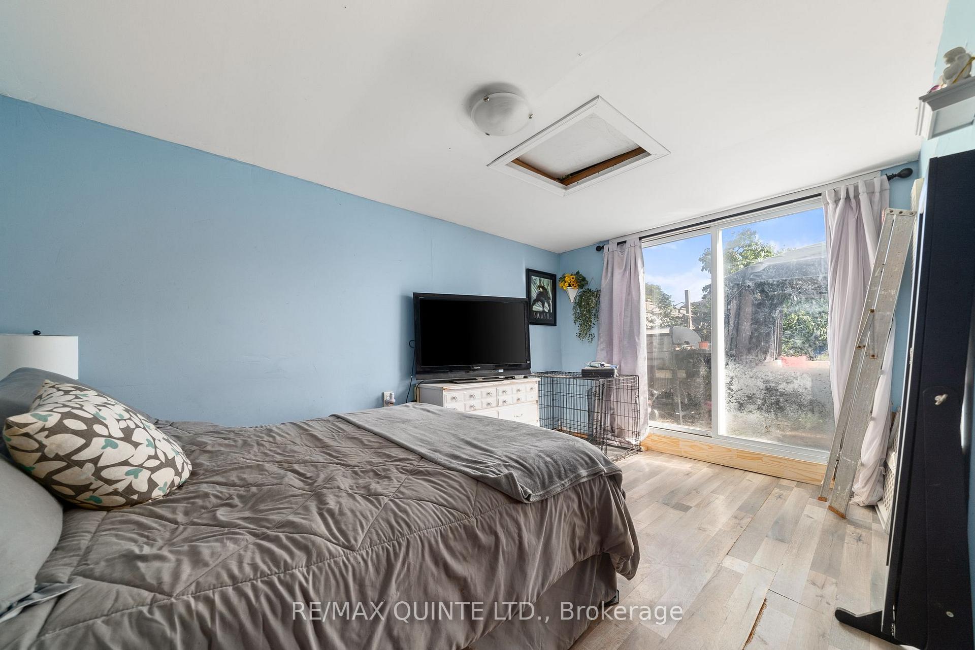 Photo 7 of 135 Lingham Street, Belleville, Belleville Ward — HOMEH