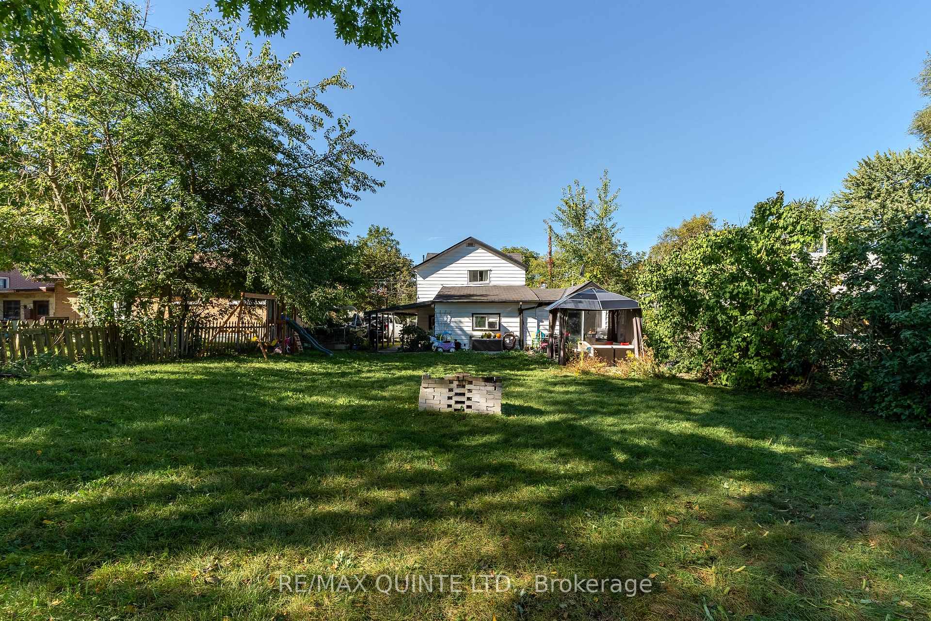 Photo 12 of 135 Lingham Street, Belleville, Belleville Ward — HOMEH