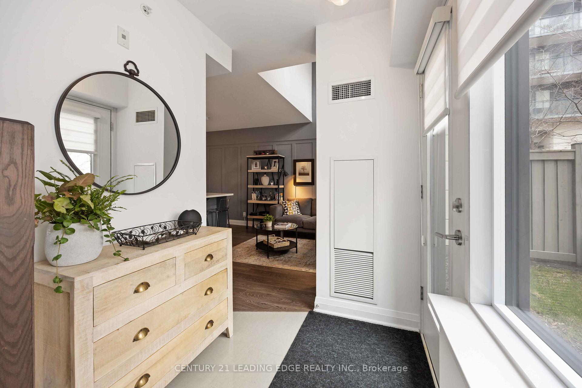 Photo 4 of Unit 114, 24 Woodstream Boulevard, Vaughan, West Woodbridge — HOMEH