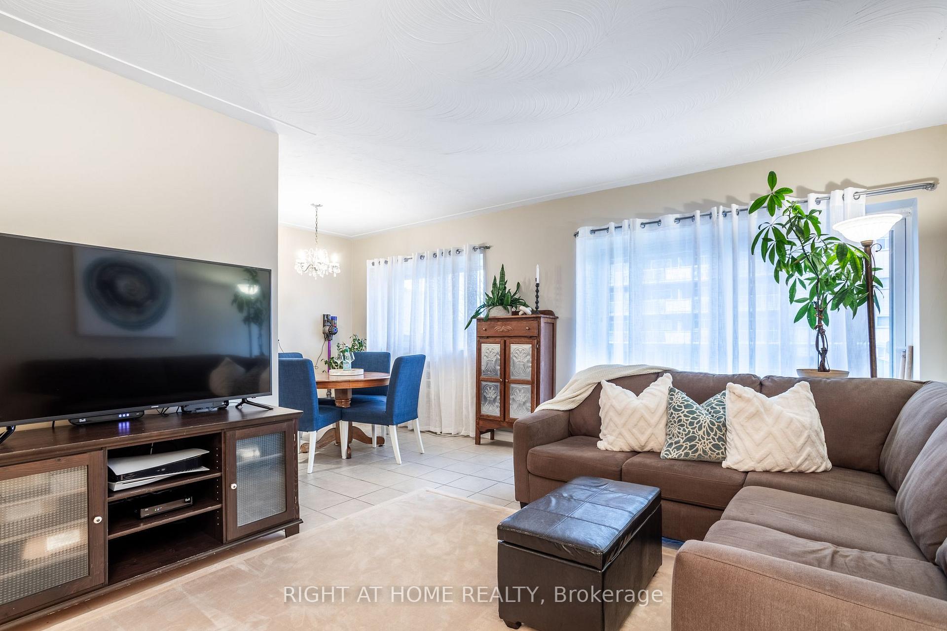 Photo 4 of Unit 207, 8 Woodman Drive S, Hamilton, Corman — HOMEH