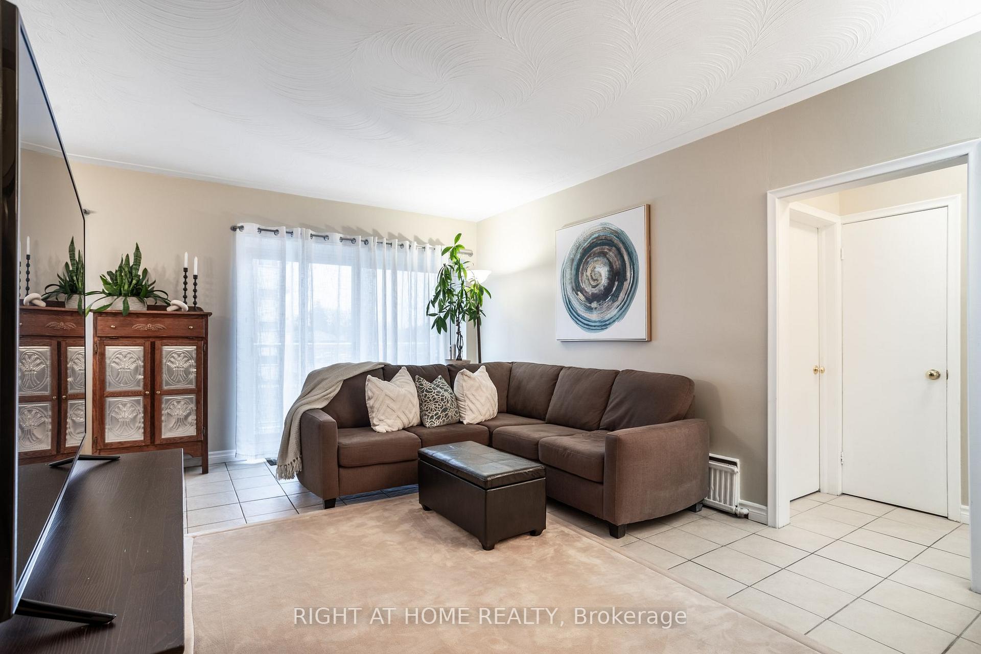 Photo 16 of Unit 207, 8 Woodman Drive S, Hamilton, Corman — HOMEH