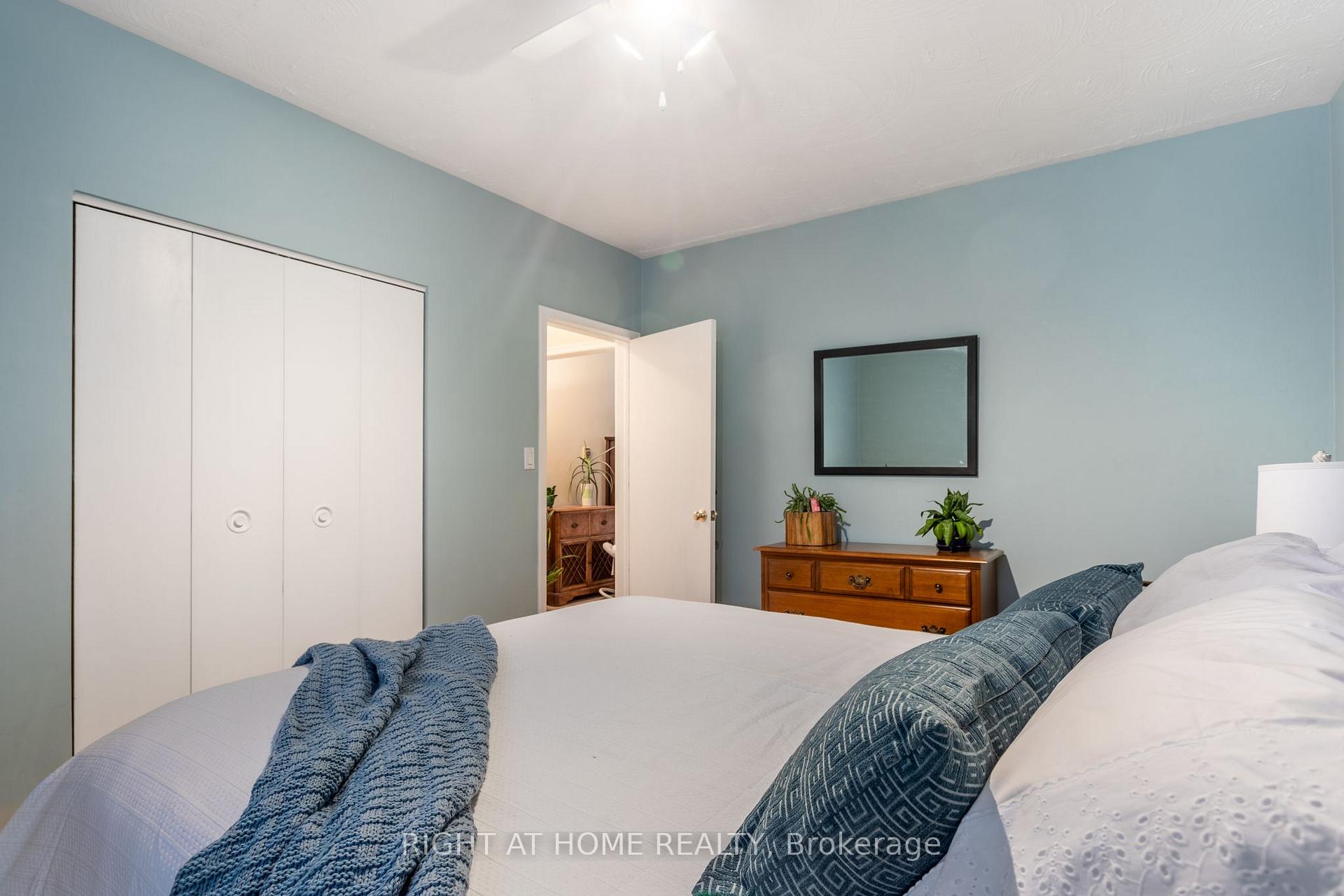 Photo 6 of Unit 207, 8 Woodman Drive S, Hamilton, Corman — HOMEH