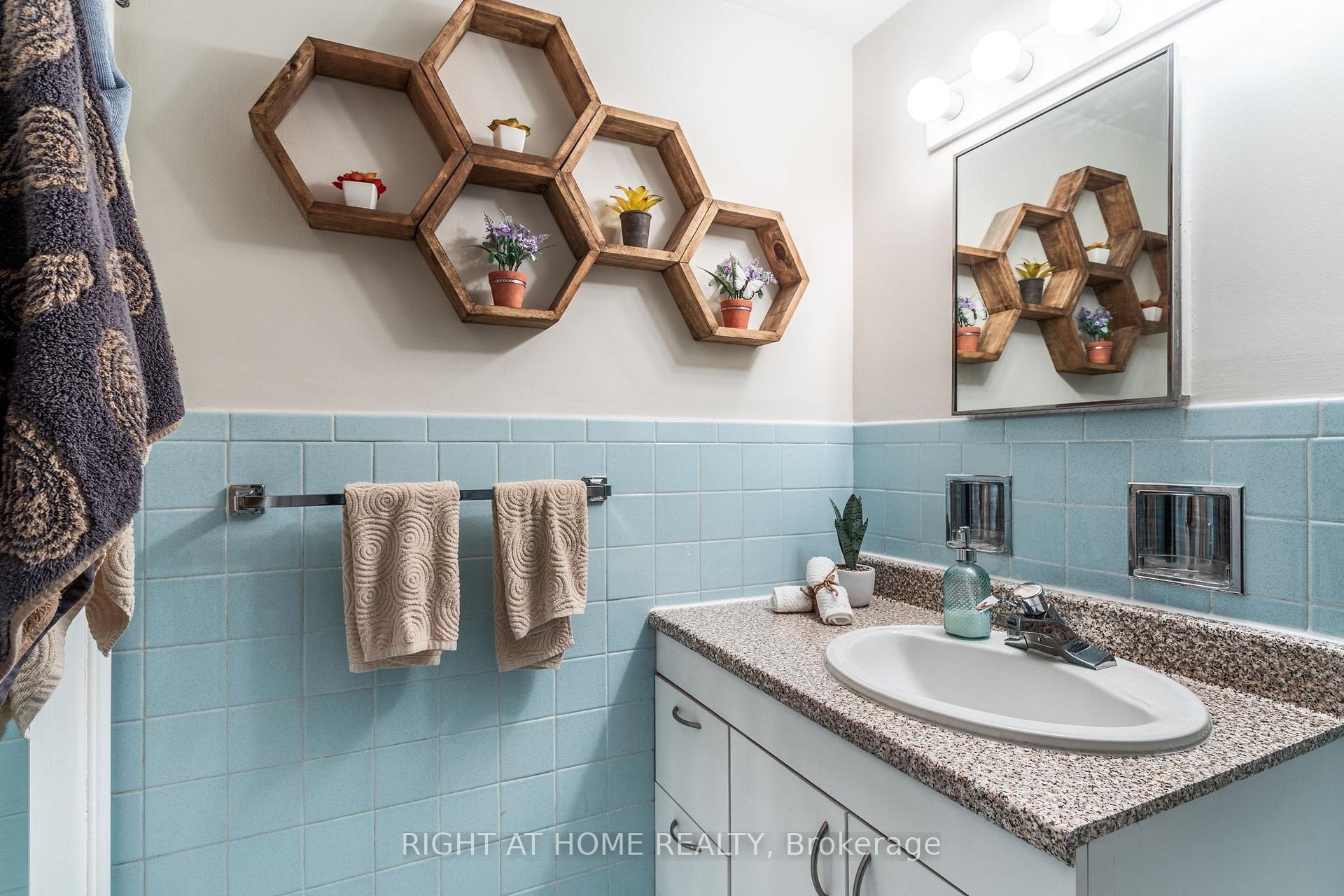 Photo 10 of Unit 207, 8 Woodman Drive S, Hamilton, Corman — HOMEH