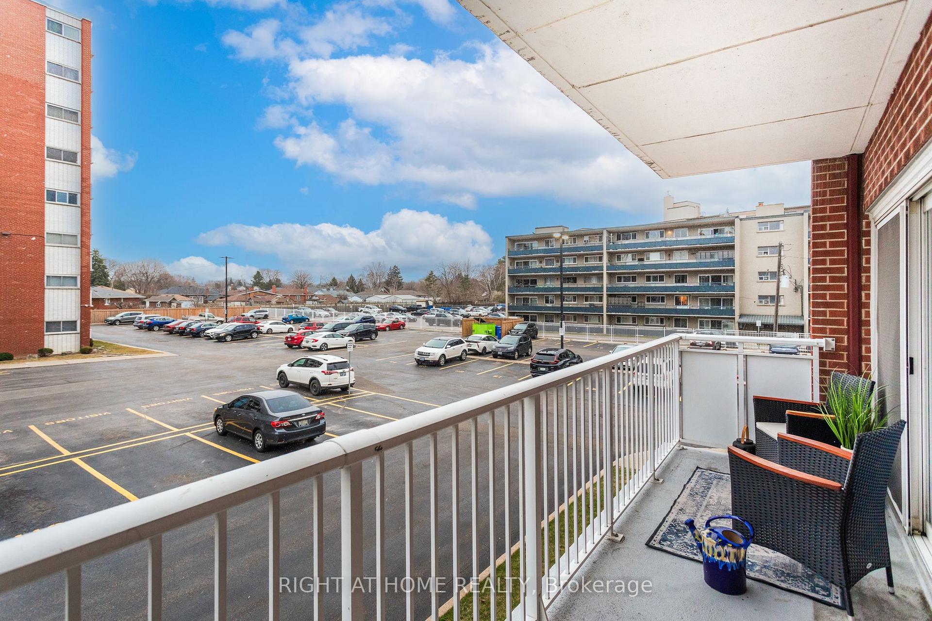 Photo 15 of Unit 207, 8 Woodman Drive S, Hamilton, Corman — HOMEH