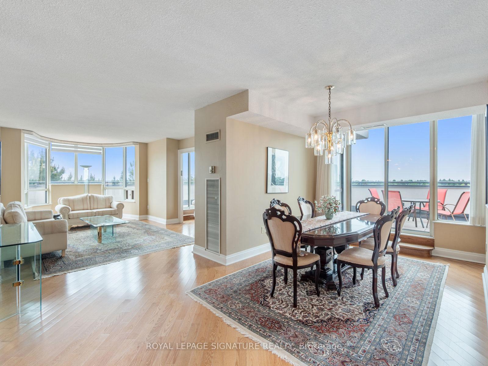 Front of Unit 714, 333 Clark Avenue W