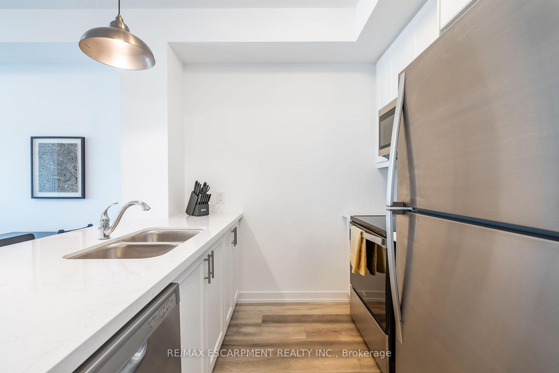 Photo 4 of Unit 324, 470 Dundas Street E, Hamilton, Waterdown — HOMEH