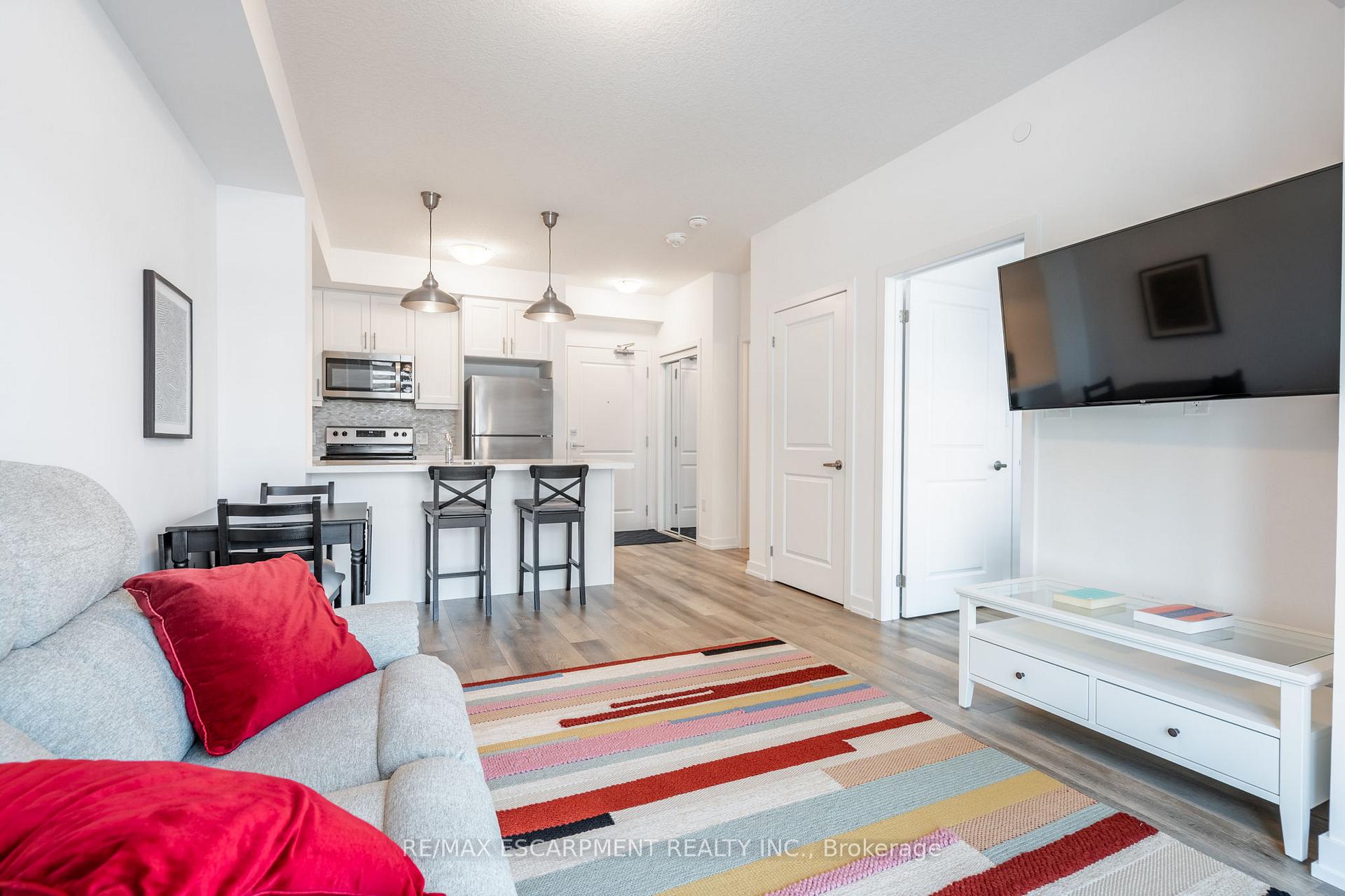 Photo 8 of Unit 324, 470 Dundas Street E, Hamilton, Waterdown — HOMEH