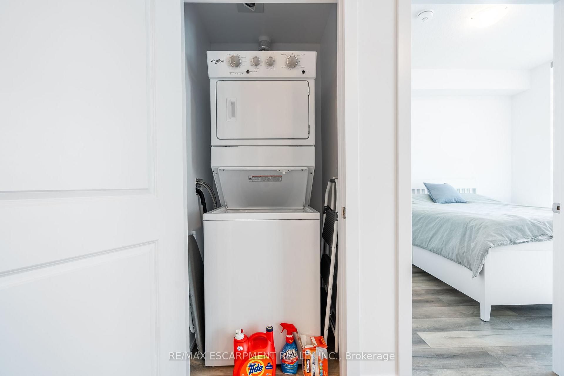 Photo 10 of Unit 324, 470 Dundas Street E, Hamilton, Waterdown — HOMEH