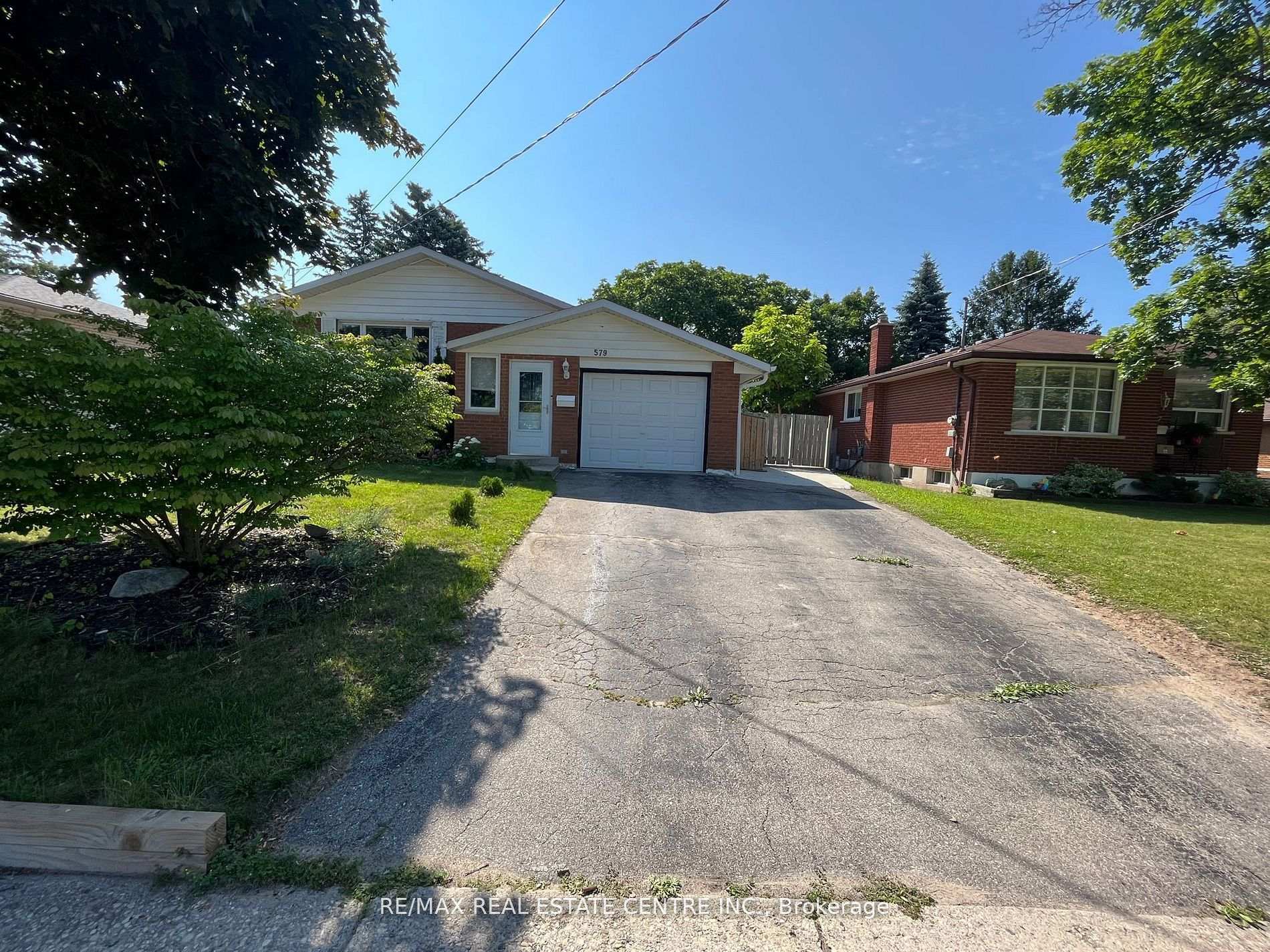 Photo 2 of 579 Woodlawn Road E, Guelph, Victoria North — HOMEH