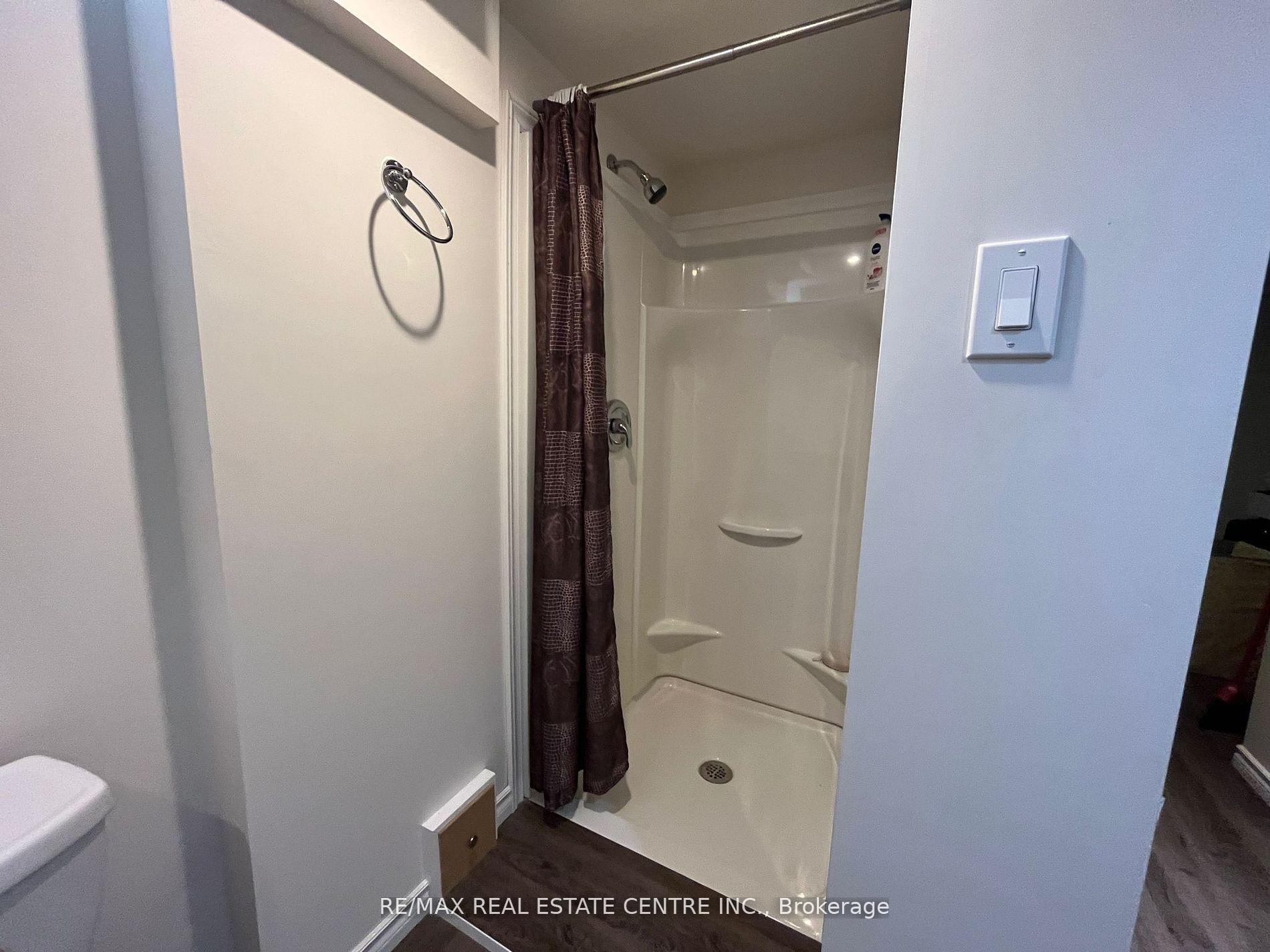 Photo 26 of 579 Woodlawn Road E, Guelph, Victoria North — HOMEH