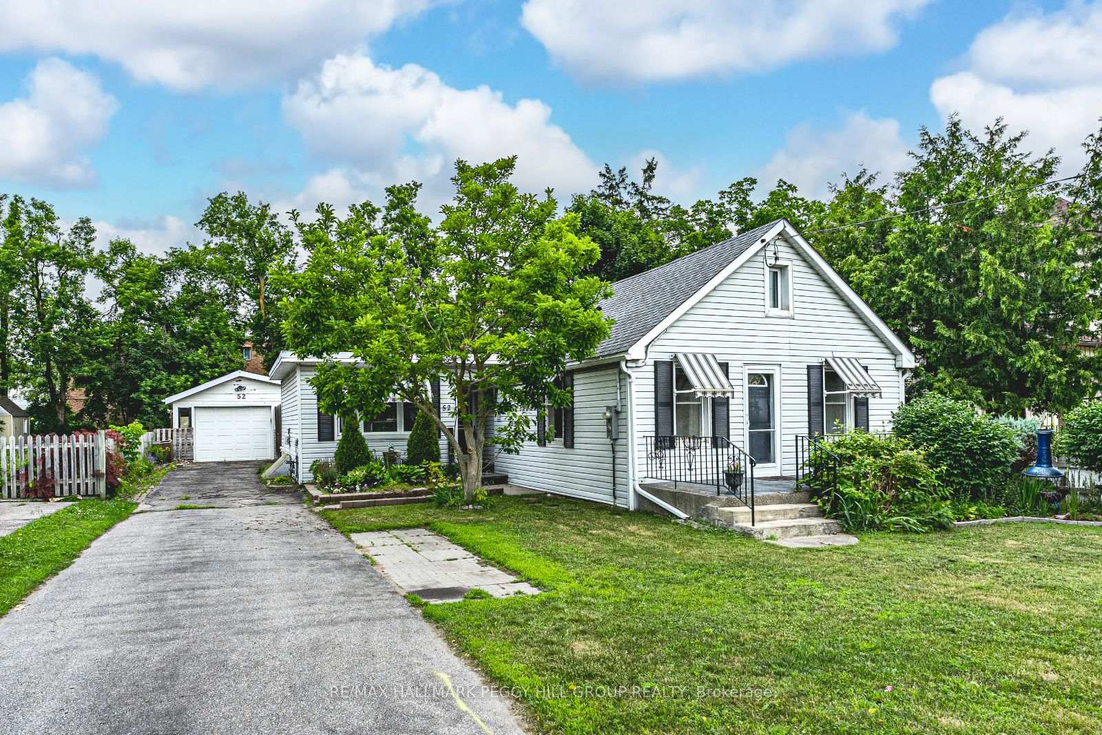 Photo 1 of 52 Donald Street, Barrie, Queen's Park — HOMEH