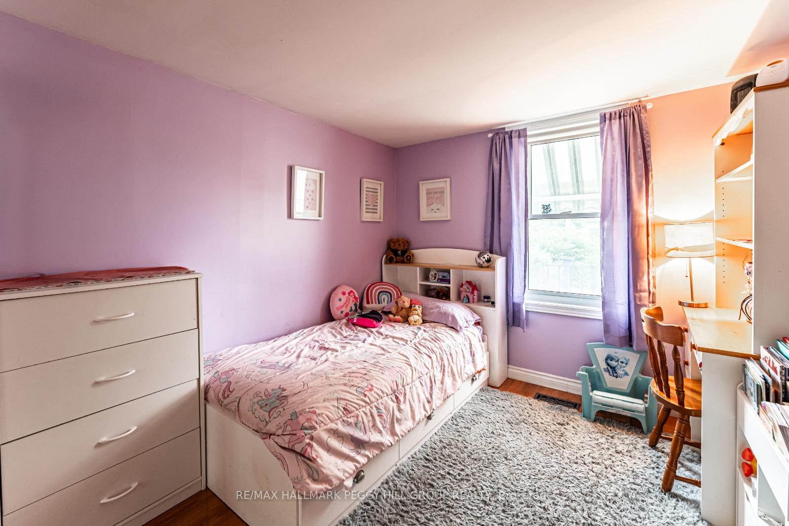 Photo 6 of 52 Donald Street, Barrie, Queen's Park — HOMEH