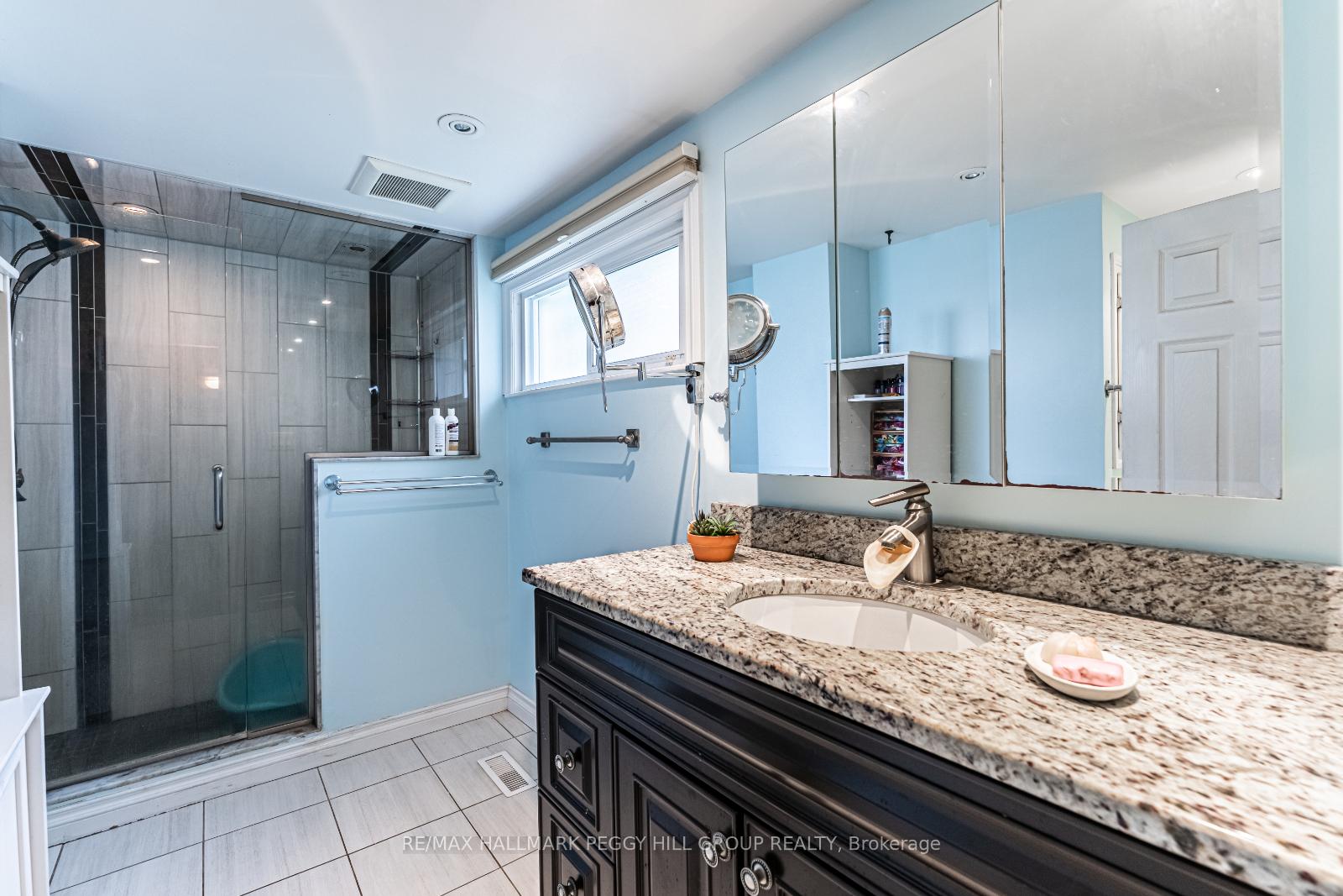 Photo 7 of 52 Donald Street, Barrie, Queen's Park — HOMEH