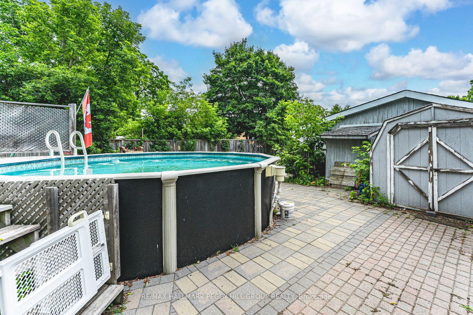 Photo 13 of 52 Donald Street, Barrie, Queen's Park — HOMEH