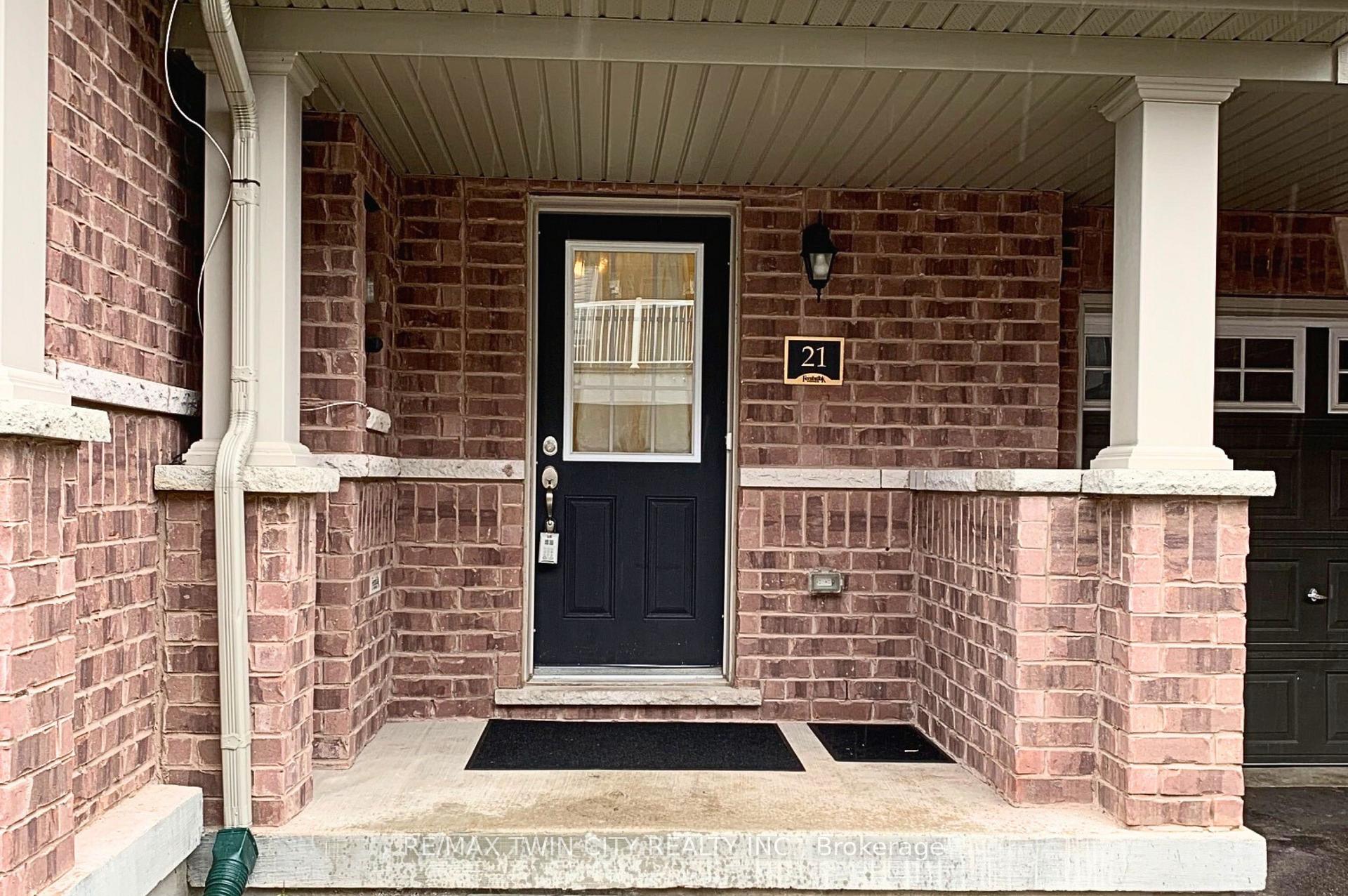 Front of Unit 21, 420 Linden Drive