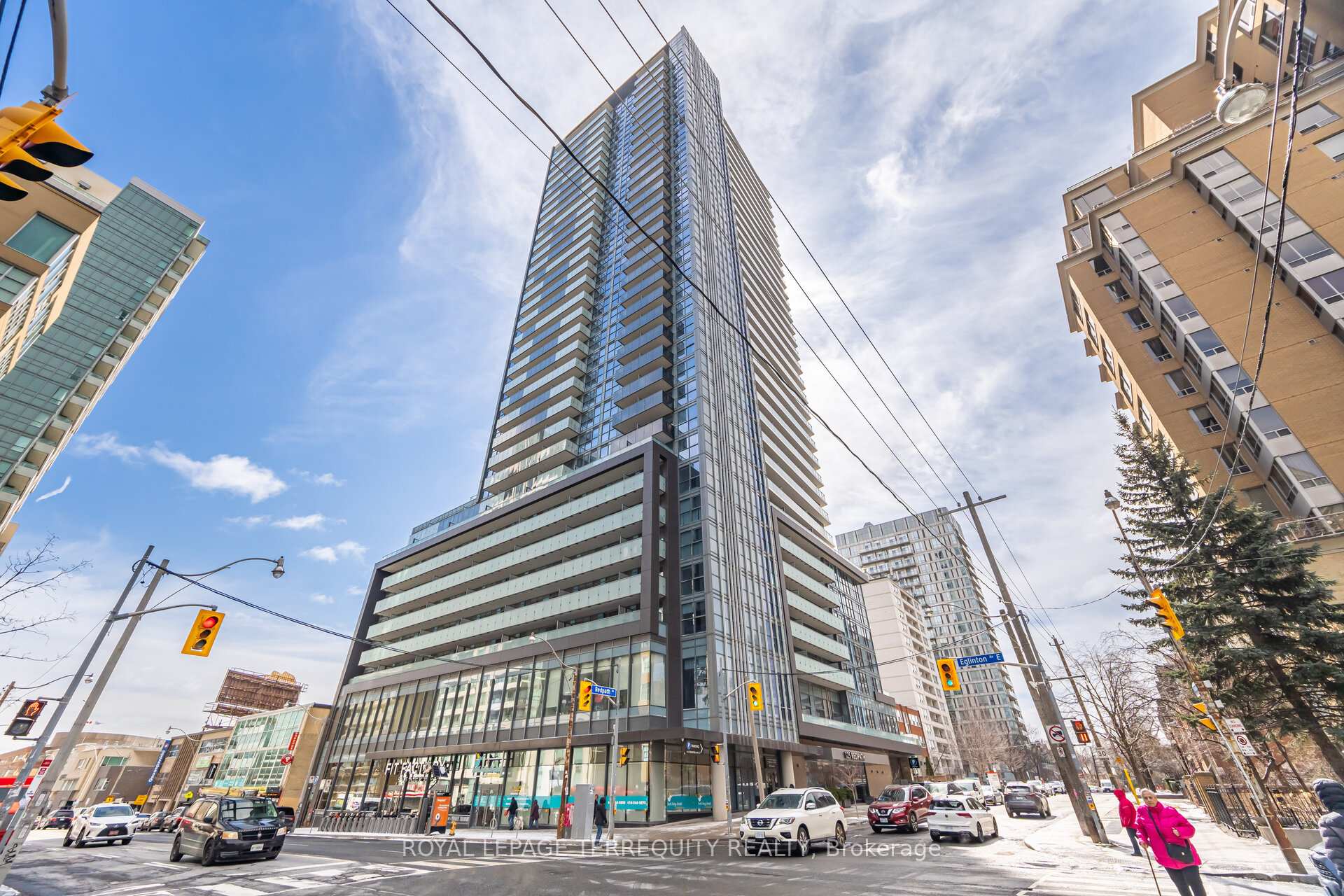 Front of Unit 405, 125 Redpath Avenue