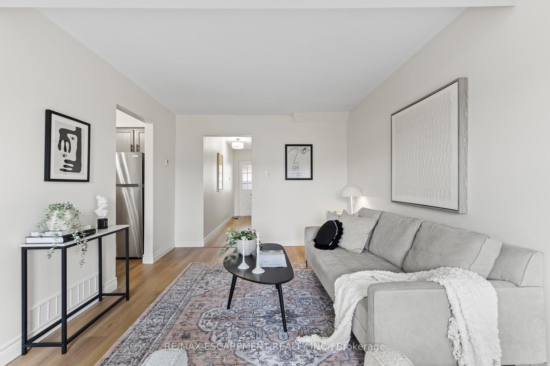 Photo 5 of Unit 9, 280 Limeridge Road E, Hamilton, Bruleville — HOMEH