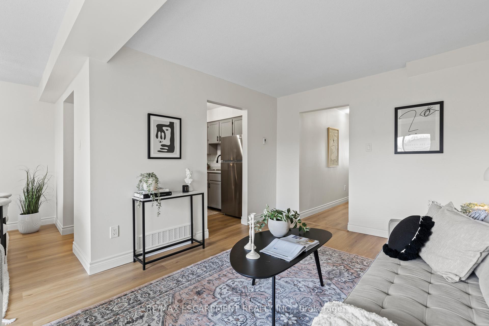 Photo 8 of Unit 9, 280 Limeridge Road E, Hamilton, Bruleville — HOMEH