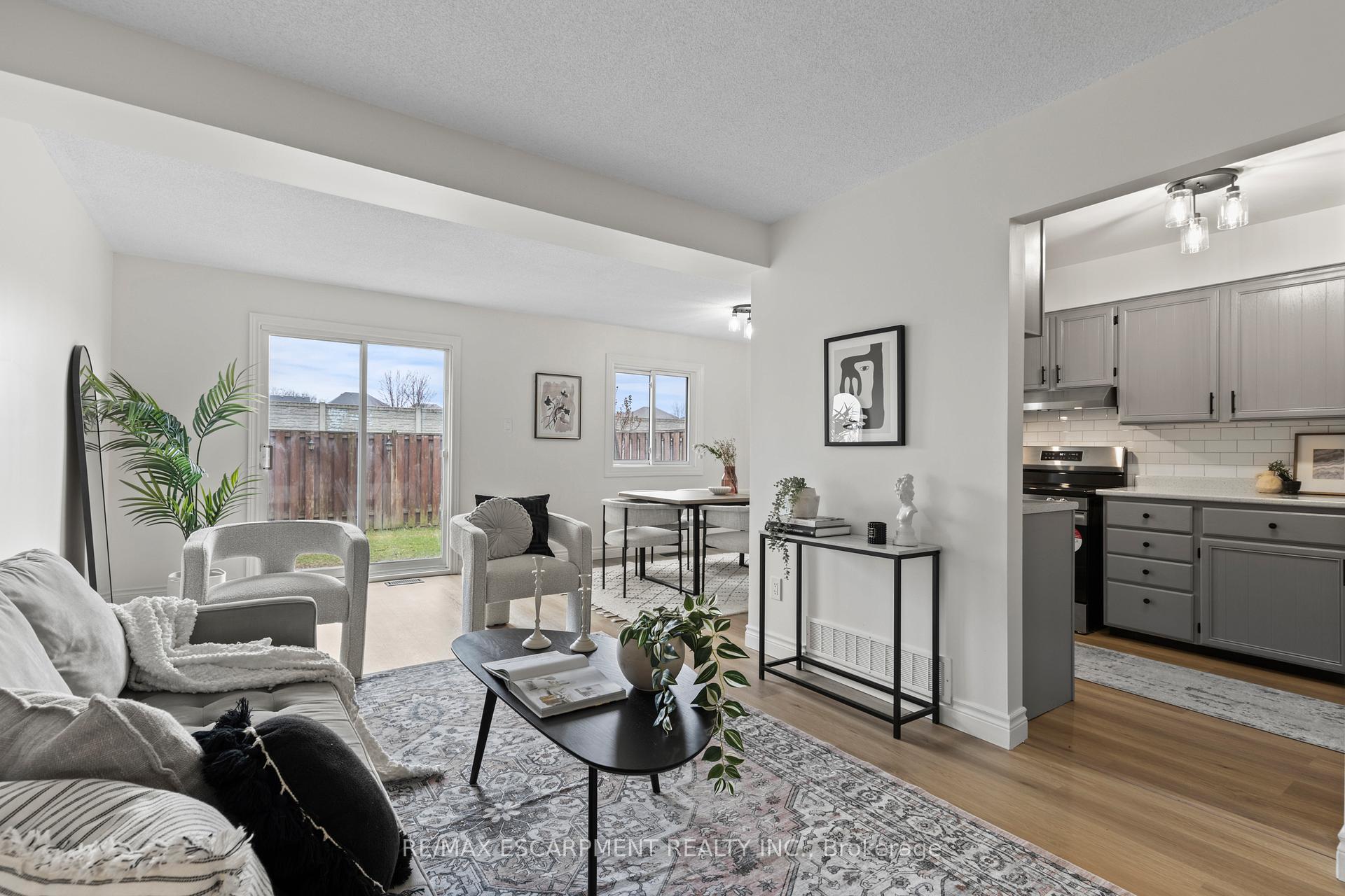 Photo 6 of Unit 9, 280 Limeridge Road E, Hamilton, Bruleville — HOMEH