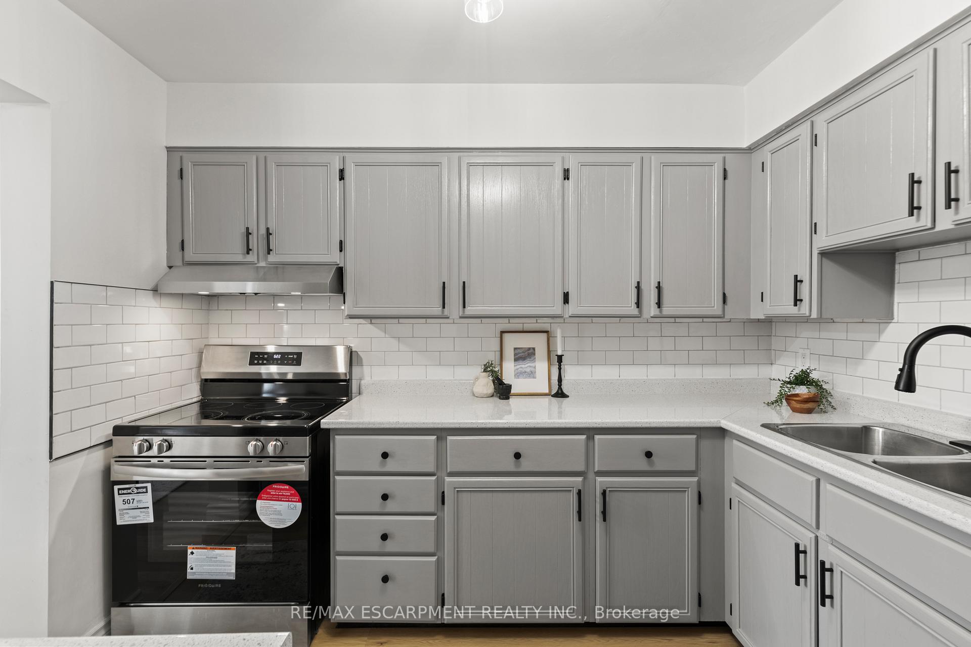 Photo 12 of Unit 9, 280 Limeridge Road E, Hamilton, Bruleville — HOMEH