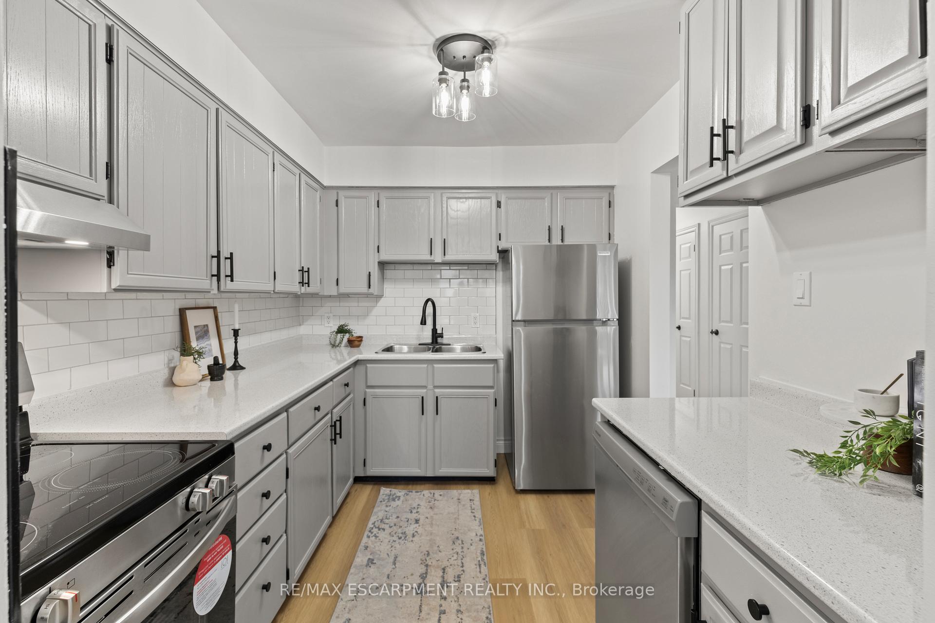 Photo 15 of Unit 9, 280 Limeridge Road E, Hamilton, Bruleville — HOMEH