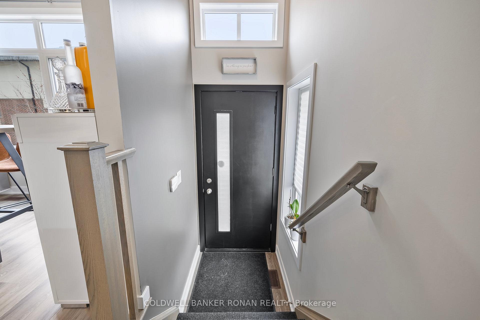Photo 2 of 15 Wilings Lane, Hamilton, Ancaster — HOMEH