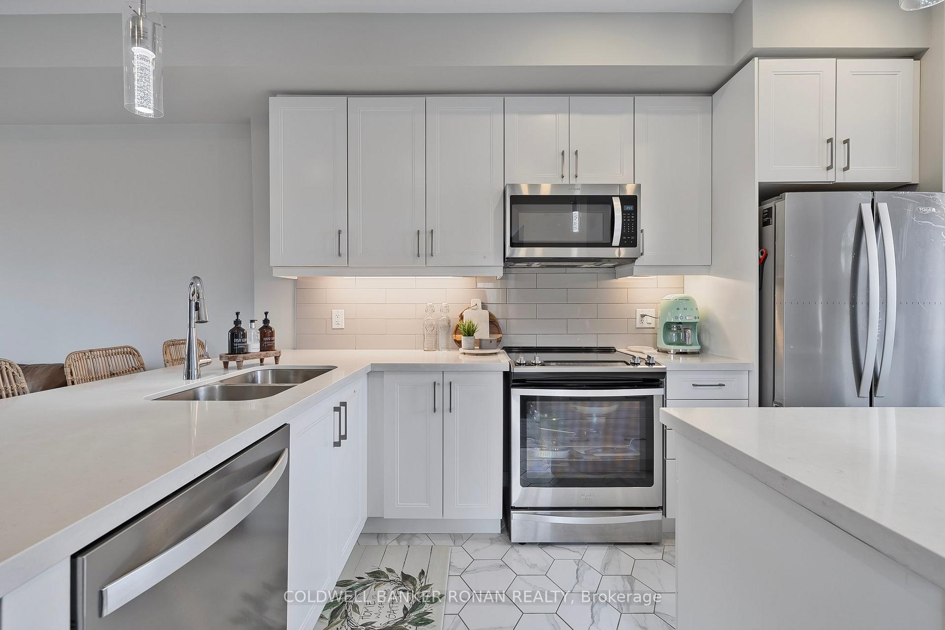 Photo 12 of 15 Wilings Lane, Hamilton, Ancaster — HOMEH