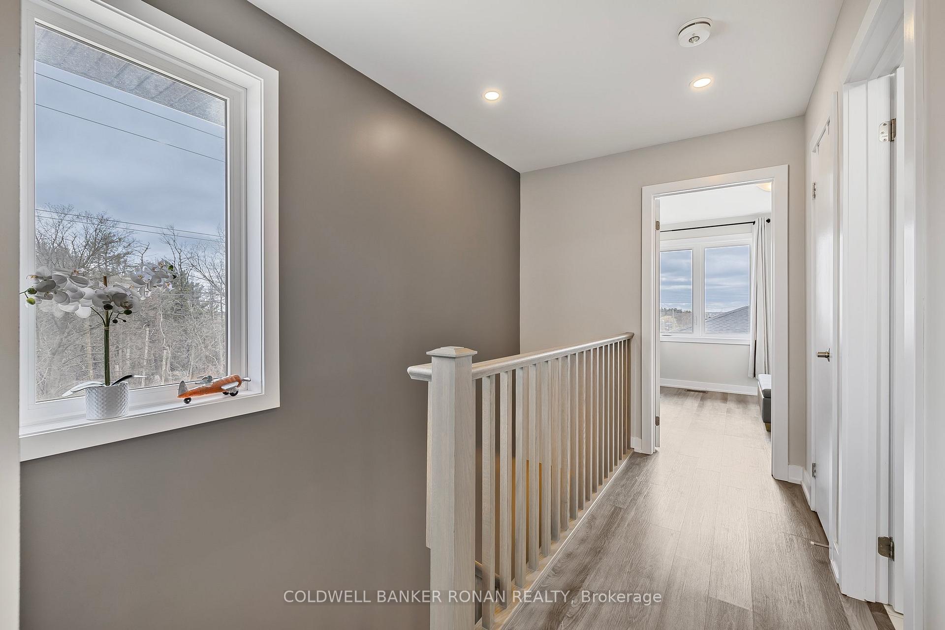 Photo 19 of 15 Wilings Lane, Hamilton, Ancaster — HOMEH