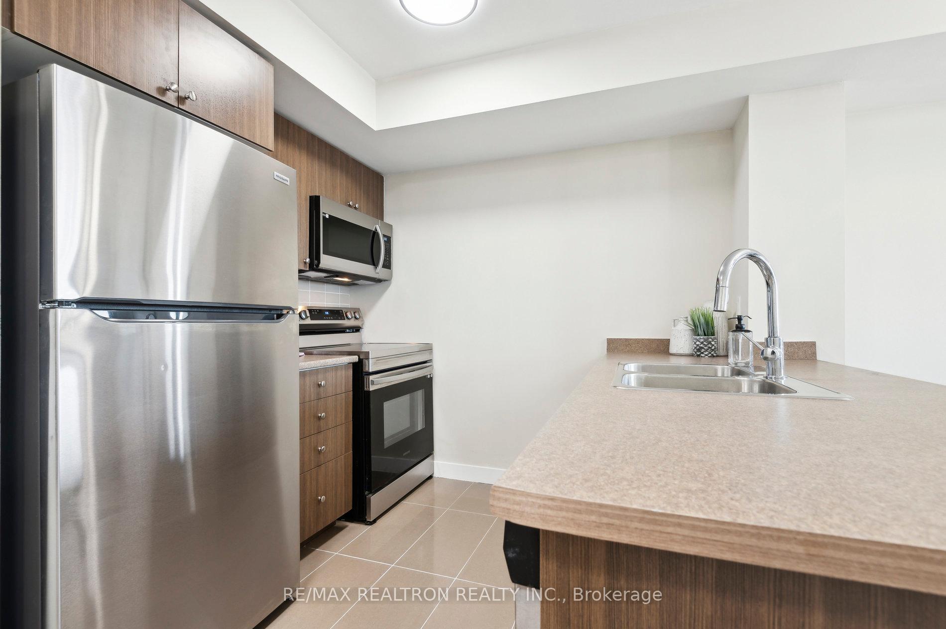 Photo 5 of Unit 621, 8 Trent Avenue, Toronto, East End-Danforth — HOMEH