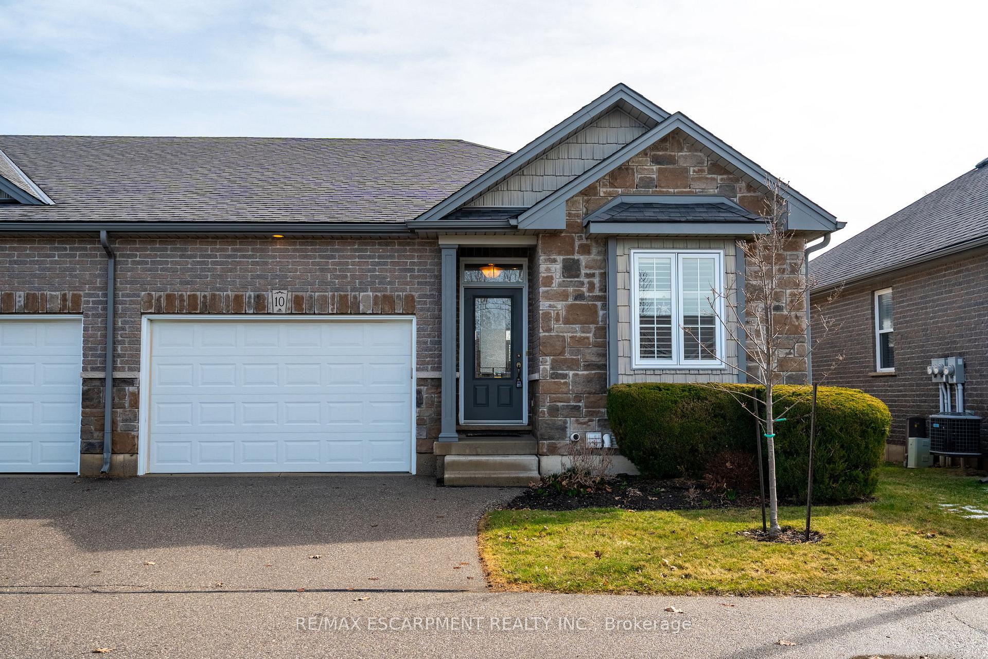 Photo 1 of Unit 10, 244 Dundas Street W, Brant, Paris — HOMEH