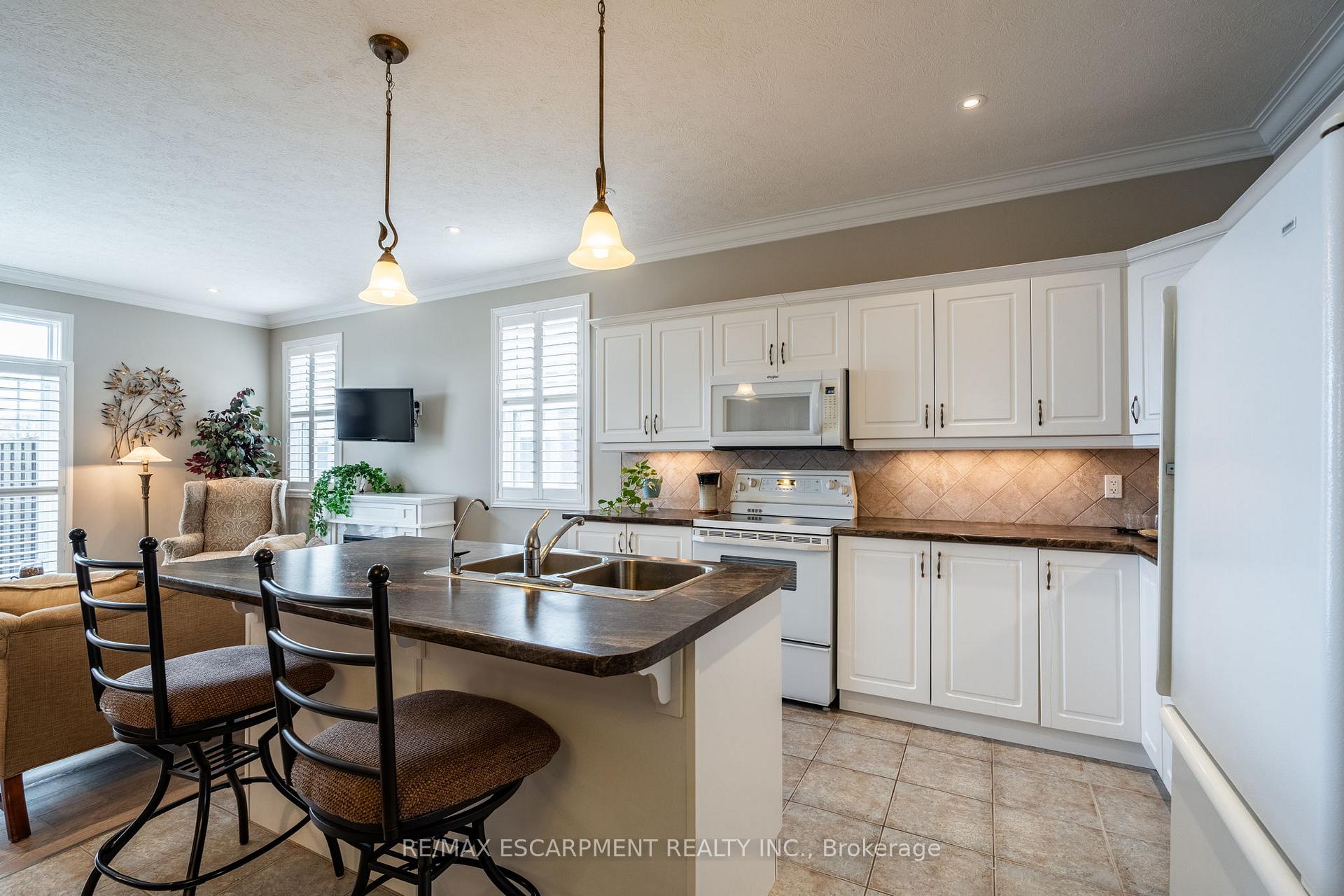 Photo 10 of Unit 10, 244 Dundas Street W, Brant, Paris — HOMEH