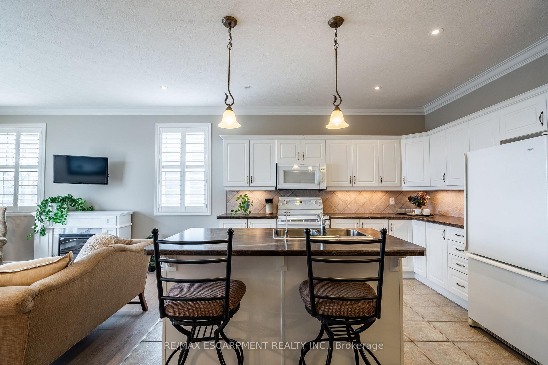Photo 15 of Unit 10, 244 Dundas Street W, Brant, Paris — HOMEH
