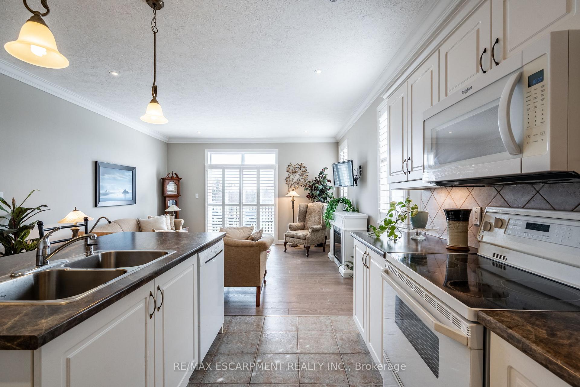 Photo 39 of Unit 10, 244 Dundas Street W, Brant, Paris — HOMEH