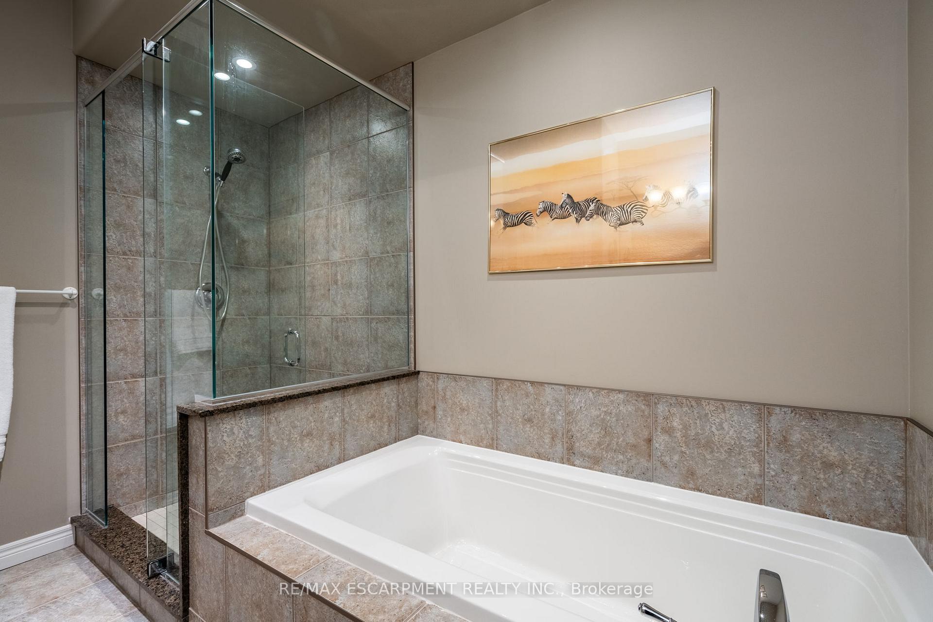 Photo 9 of Unit 10, 244 Dundas Street W, Brant, Paris — HOMEH