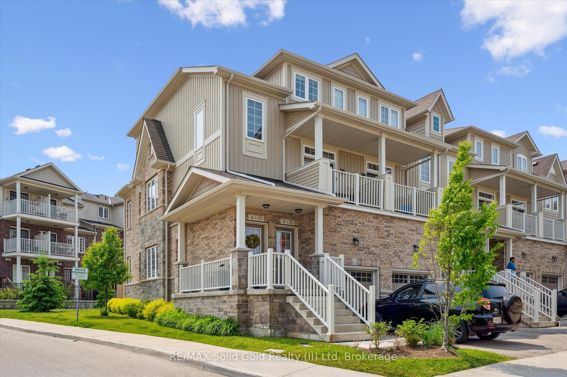 Front of 371A Westwood Drive E