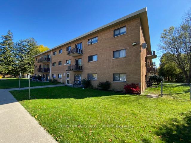 Front of Unit 211, 1825 Whitney Street