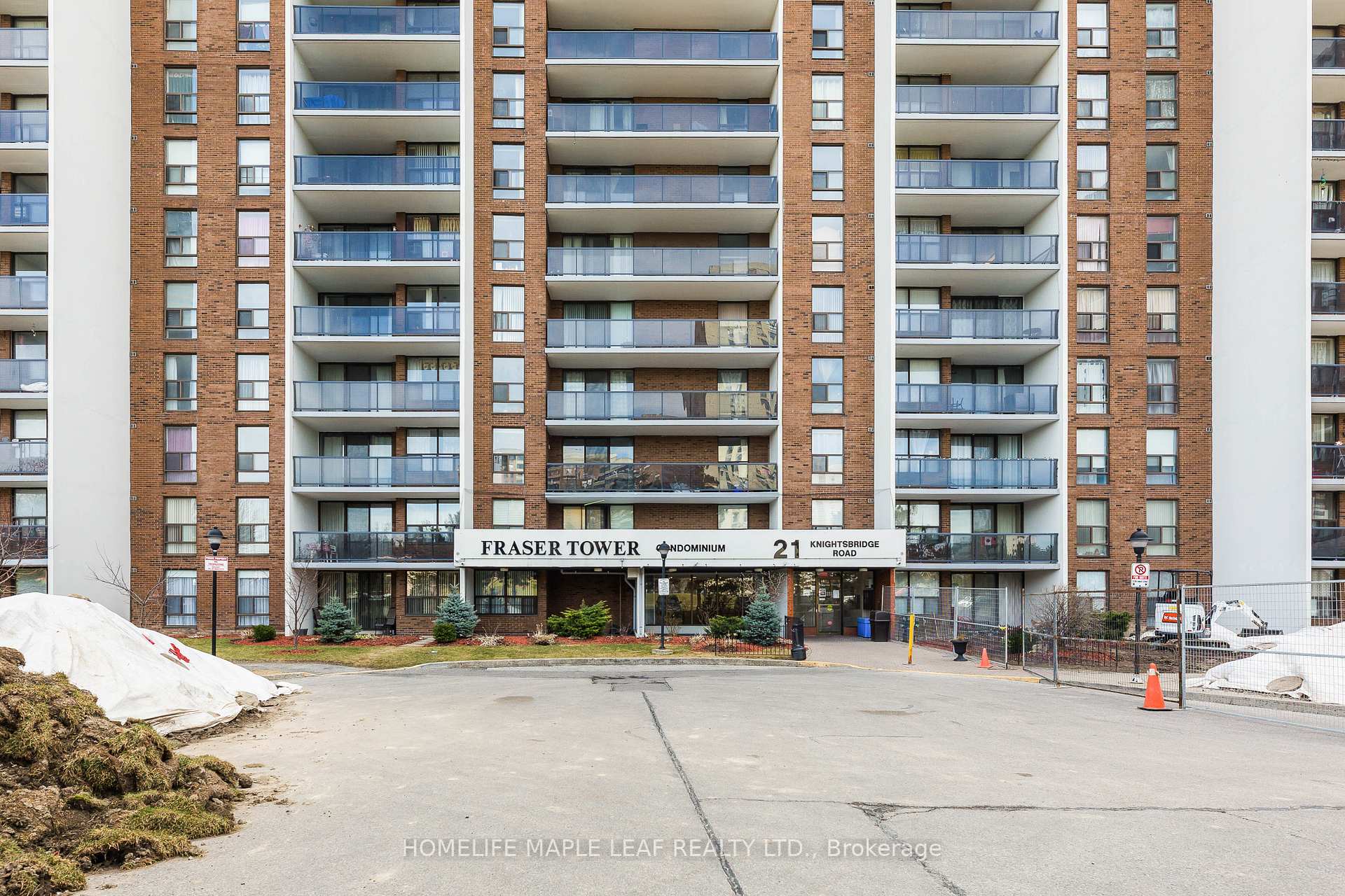 Front of Unit 504, 21 Knightsbridge Road