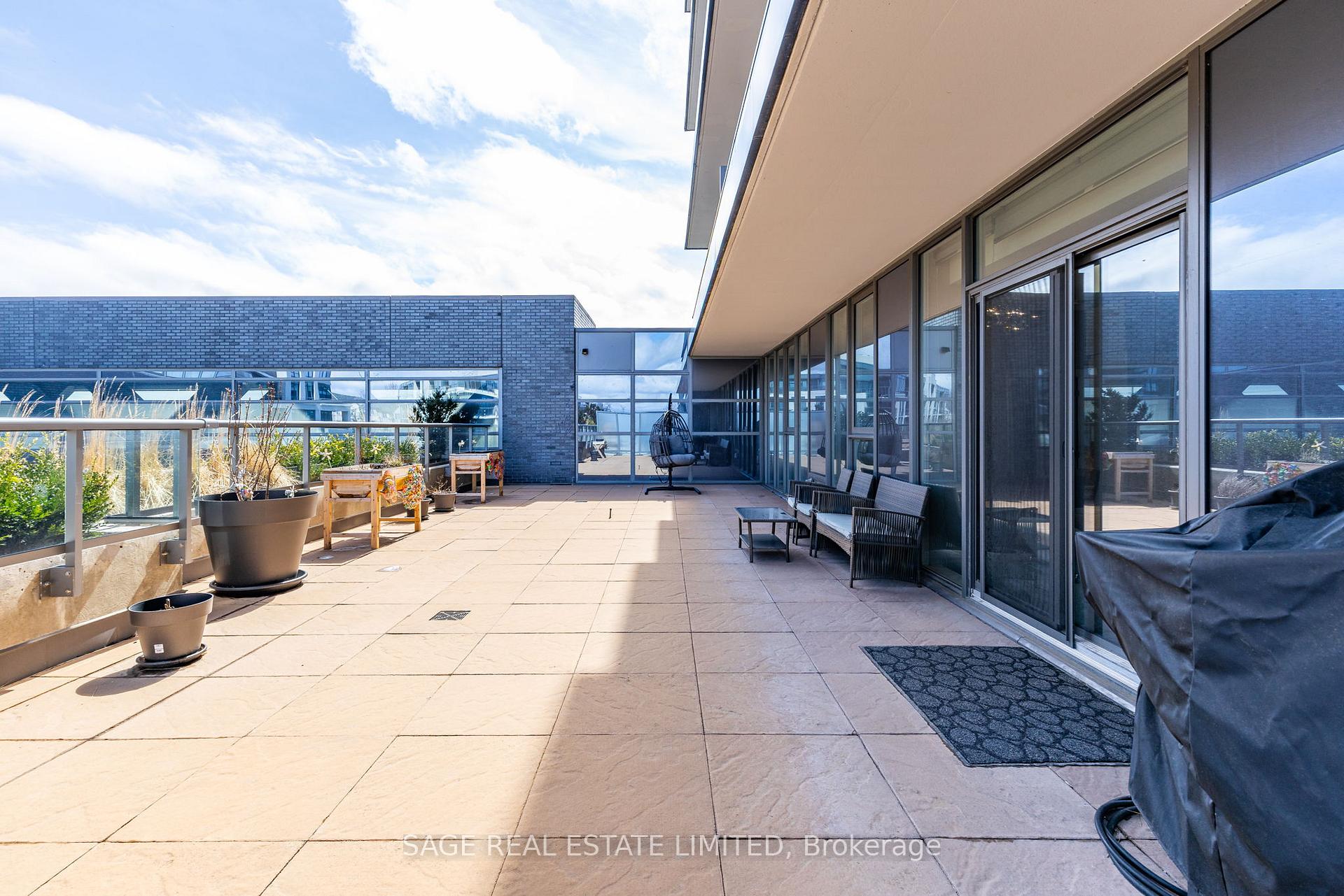 Front of Unit 216, 10 Gatineau Drive