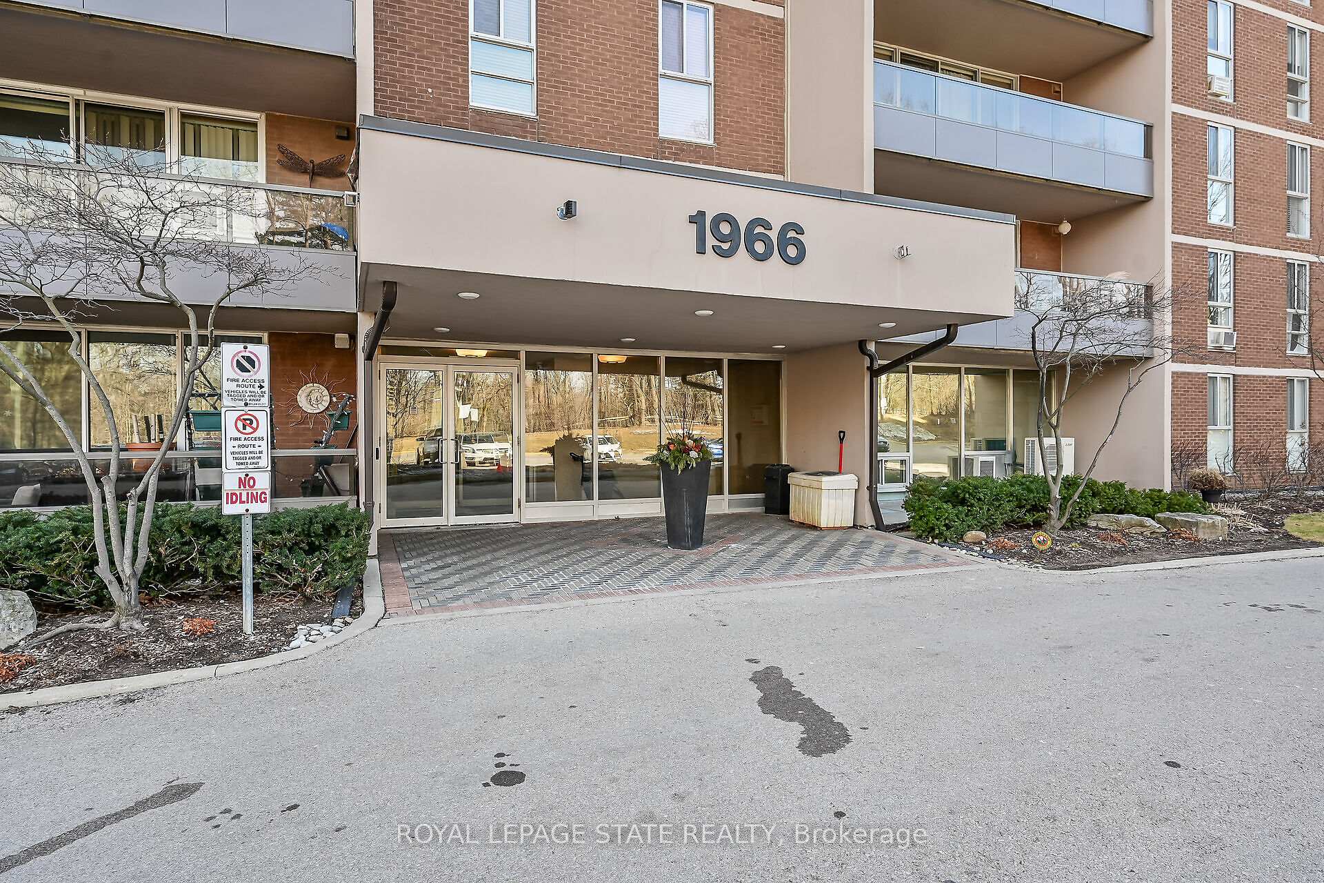 Photo 12 of Unit 203, 1966 Main Street W, Hamilton, Ainslie Wood — HOMEH