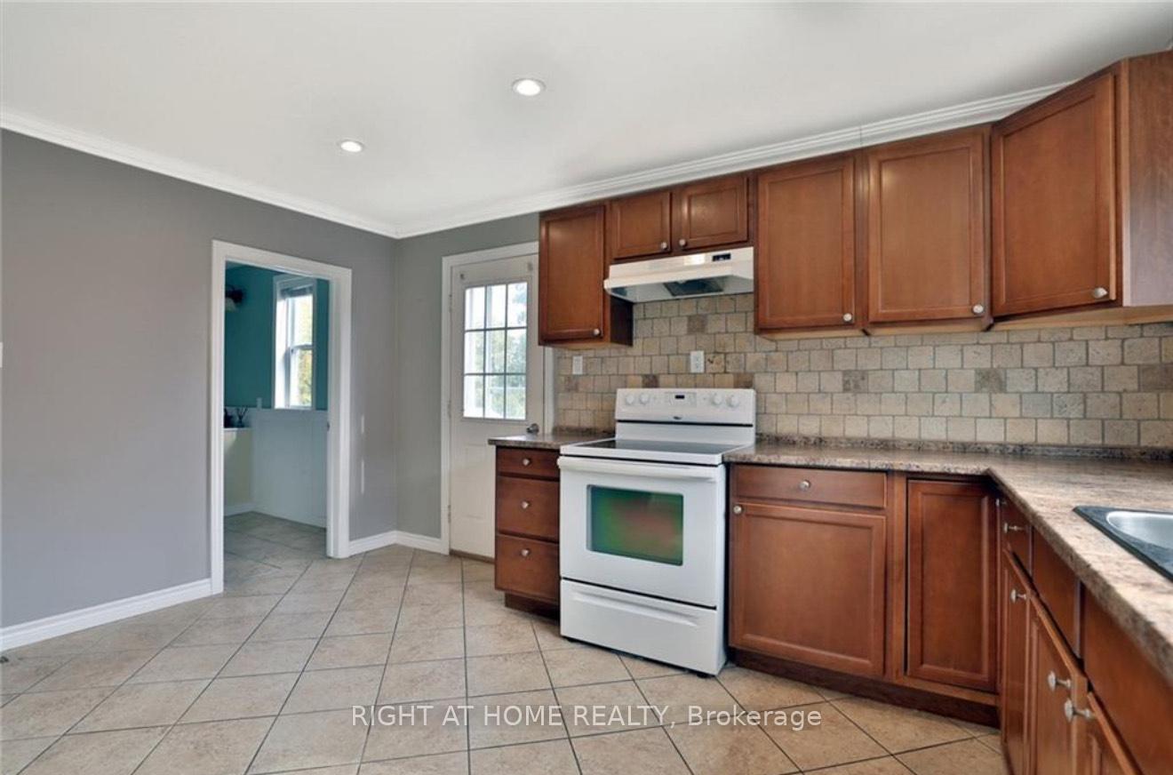 Photo 5 of 202 Millen Road, Hamilton, Stoney Creek — HOMEH