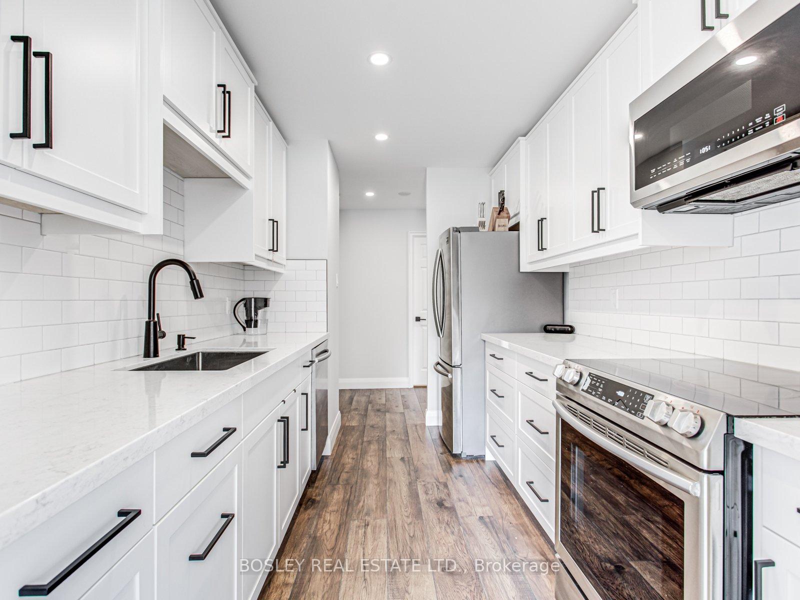Photo 18 of Unit 110, 14924 Yonge Street, Aurora, Aurora Highlands — HOMEH