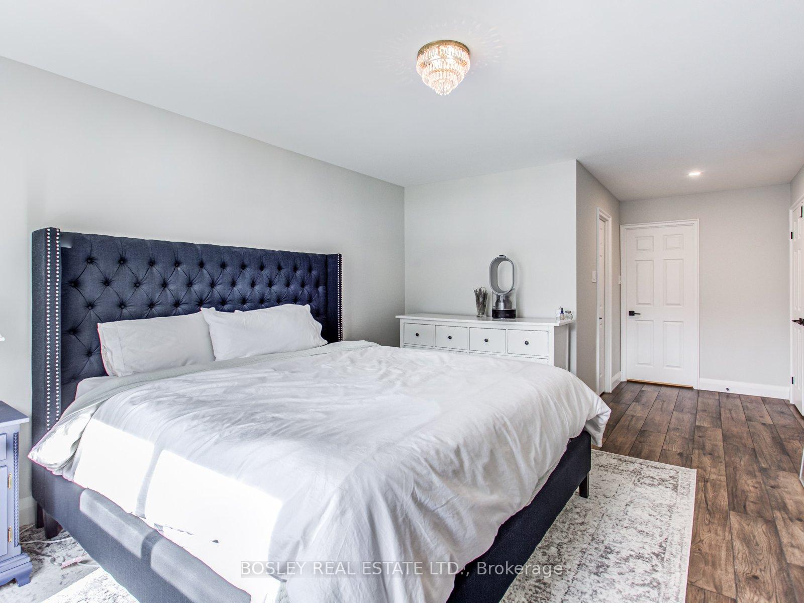 Photo 6 of Unit 110, 14924 Yonge Street, Aurora, Aurora Highlands — HOMEH