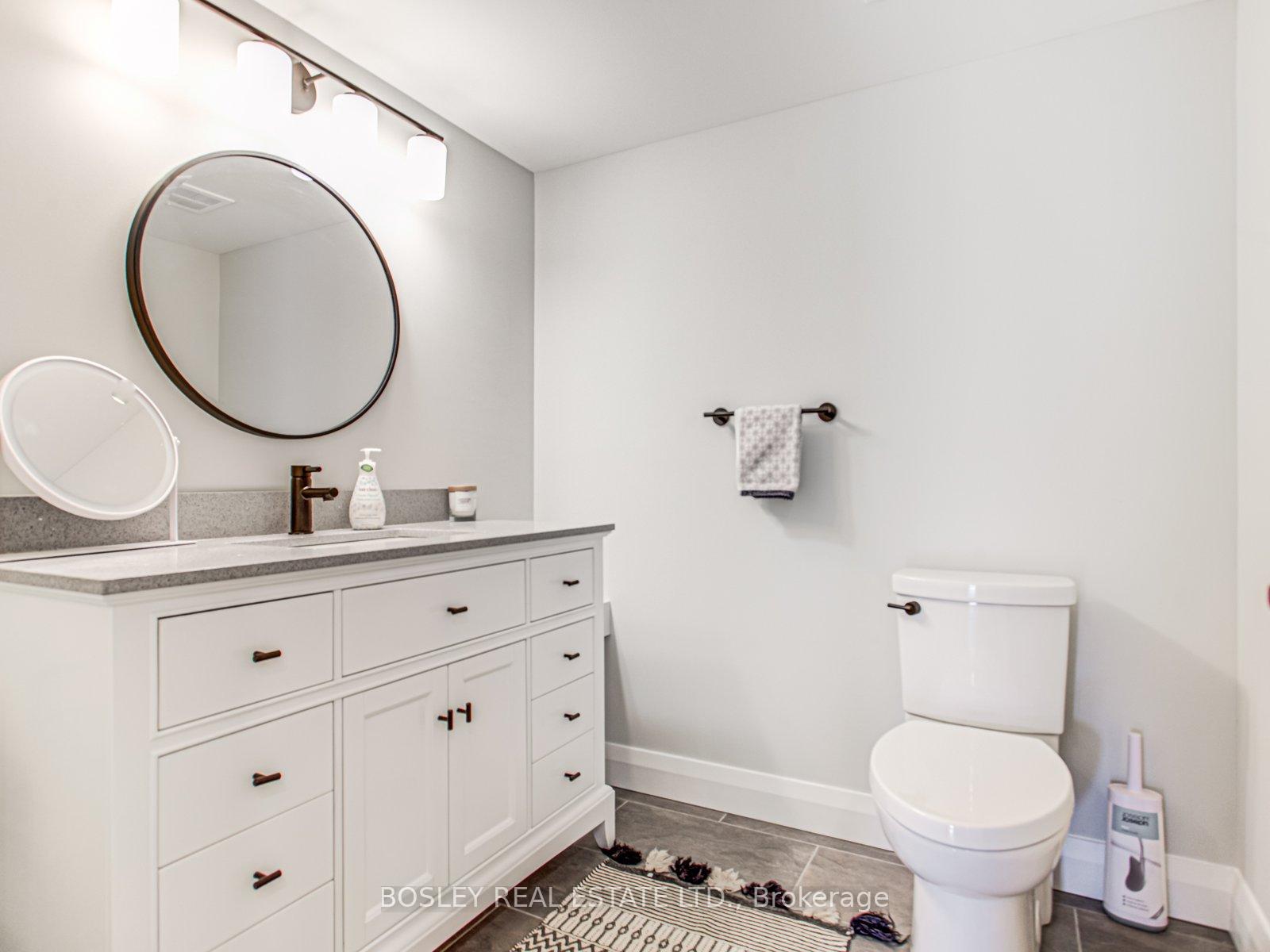 Photo 5 of Unit 110, 14924 Yonge Street, Aurora, Aurora Highlands — HOMEH