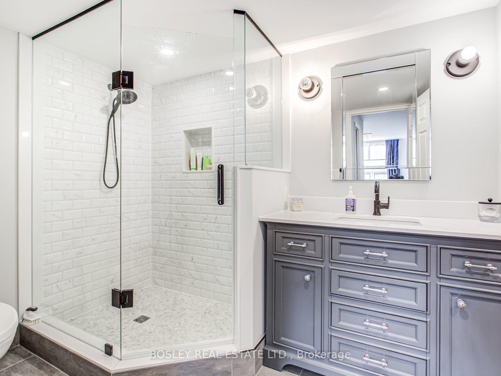 Photo 8 of Unit 110, 14924 Yonge Street, Aurora, Aurora Highlands — HOMEH