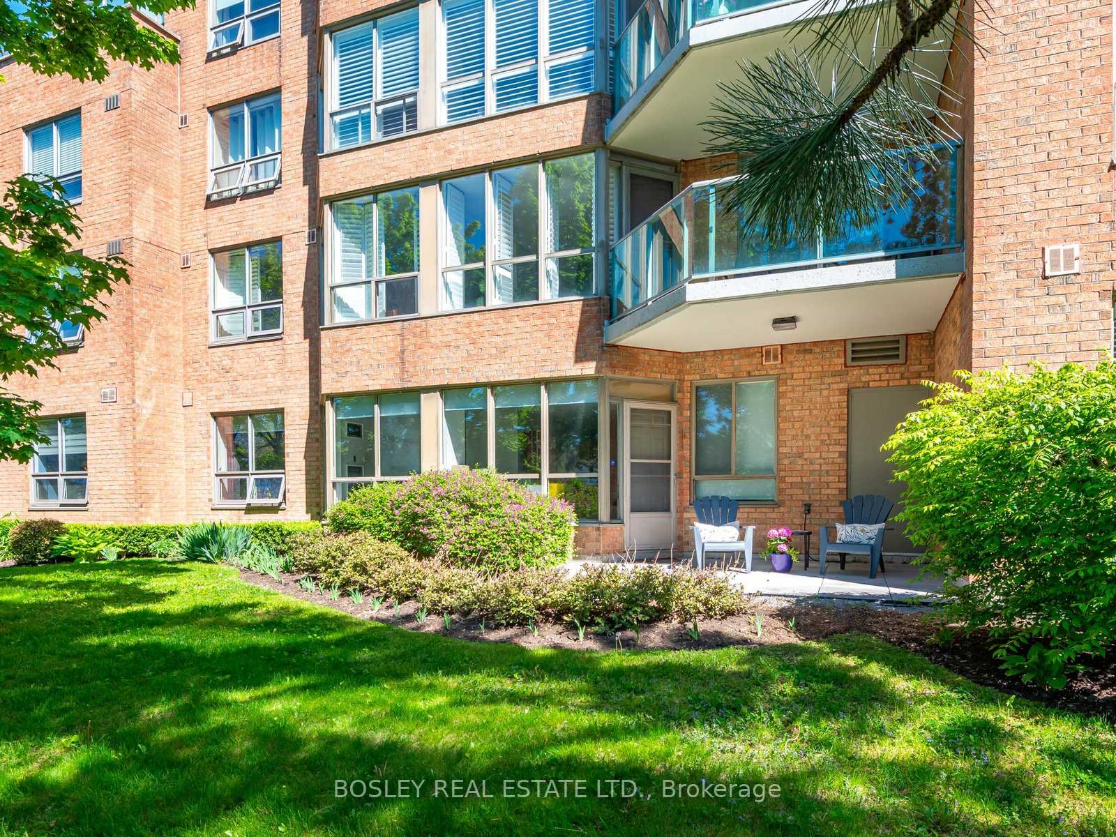 Photo 9 of Unit 110, 14924 Yonge Street, Aurora, Aurora Highlands — HOMEH