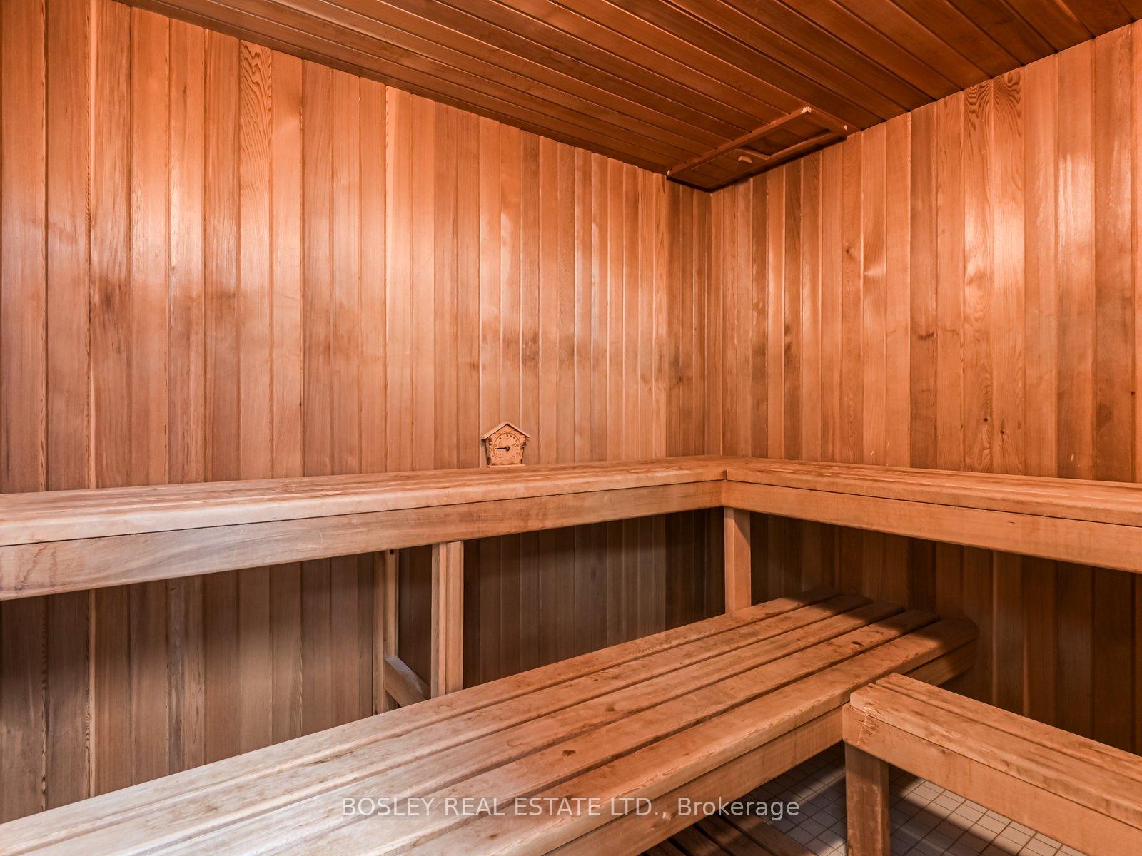 Photo 11 of Unit 110, 14924 Yonge Street, Aurora, Aurora Highlands — HOMEH