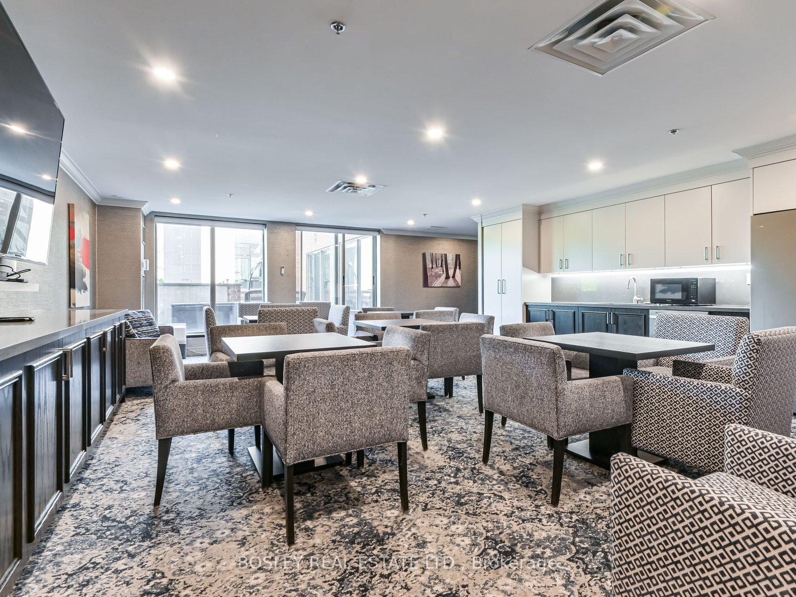 Photo 17 of Unit 110, 14924 Yonge Street, Aurora, Aurora Highlands — HOMEH